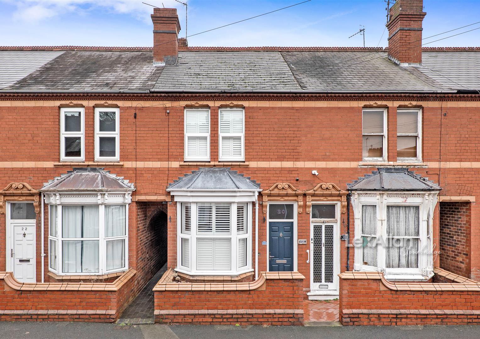 3 bed terraced house for sale in Clark Street, Stourbridge - Property Image 1