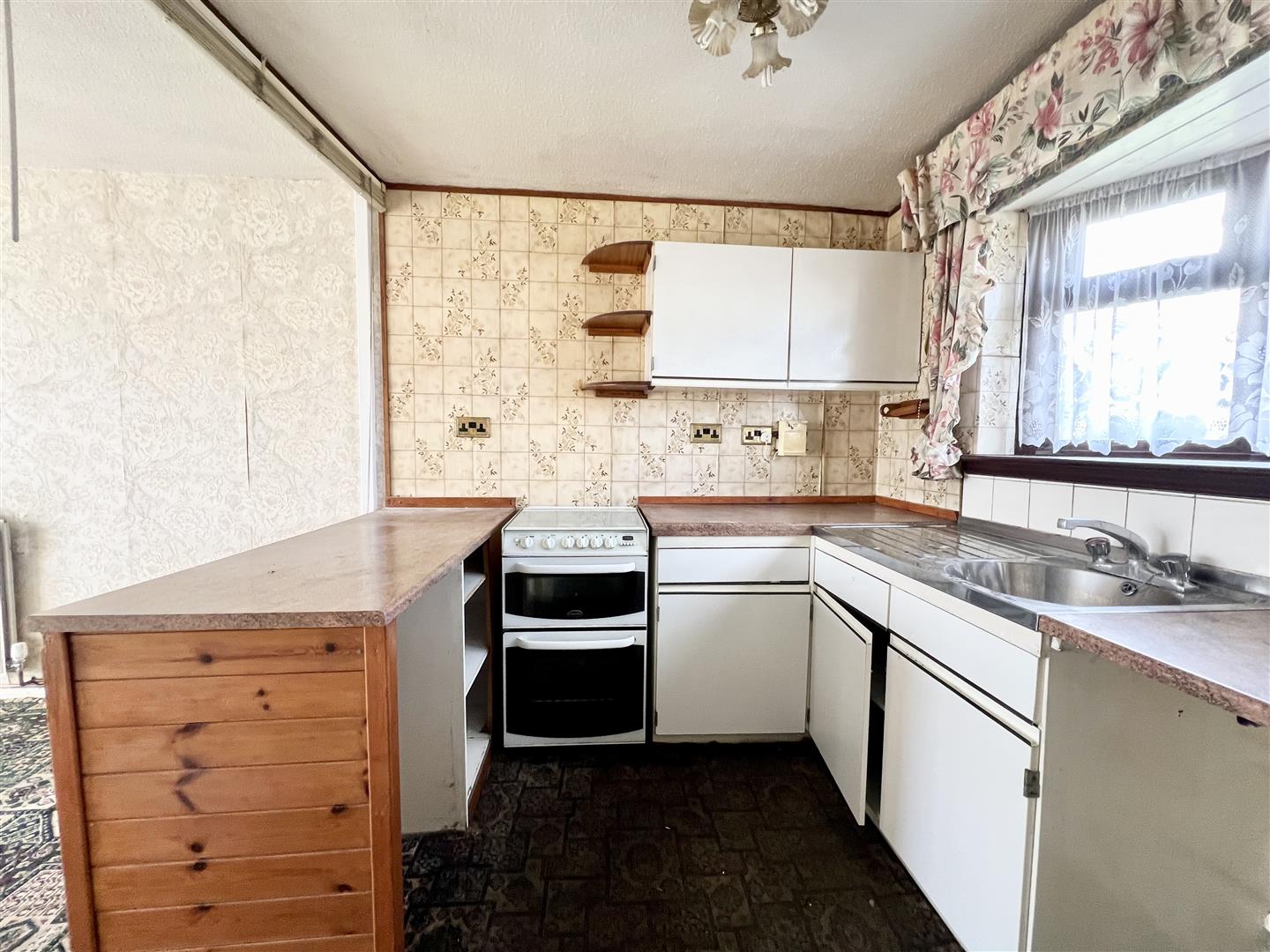 2 bed terraced house for sale in Dudley Port, Tipton  - Property Image 2