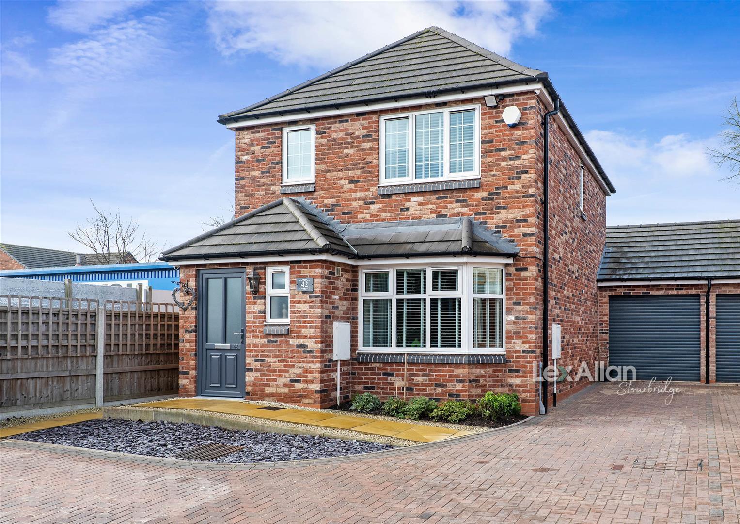 3 bed detached house for sale in Camphill, Stourbridge - Property Image 1