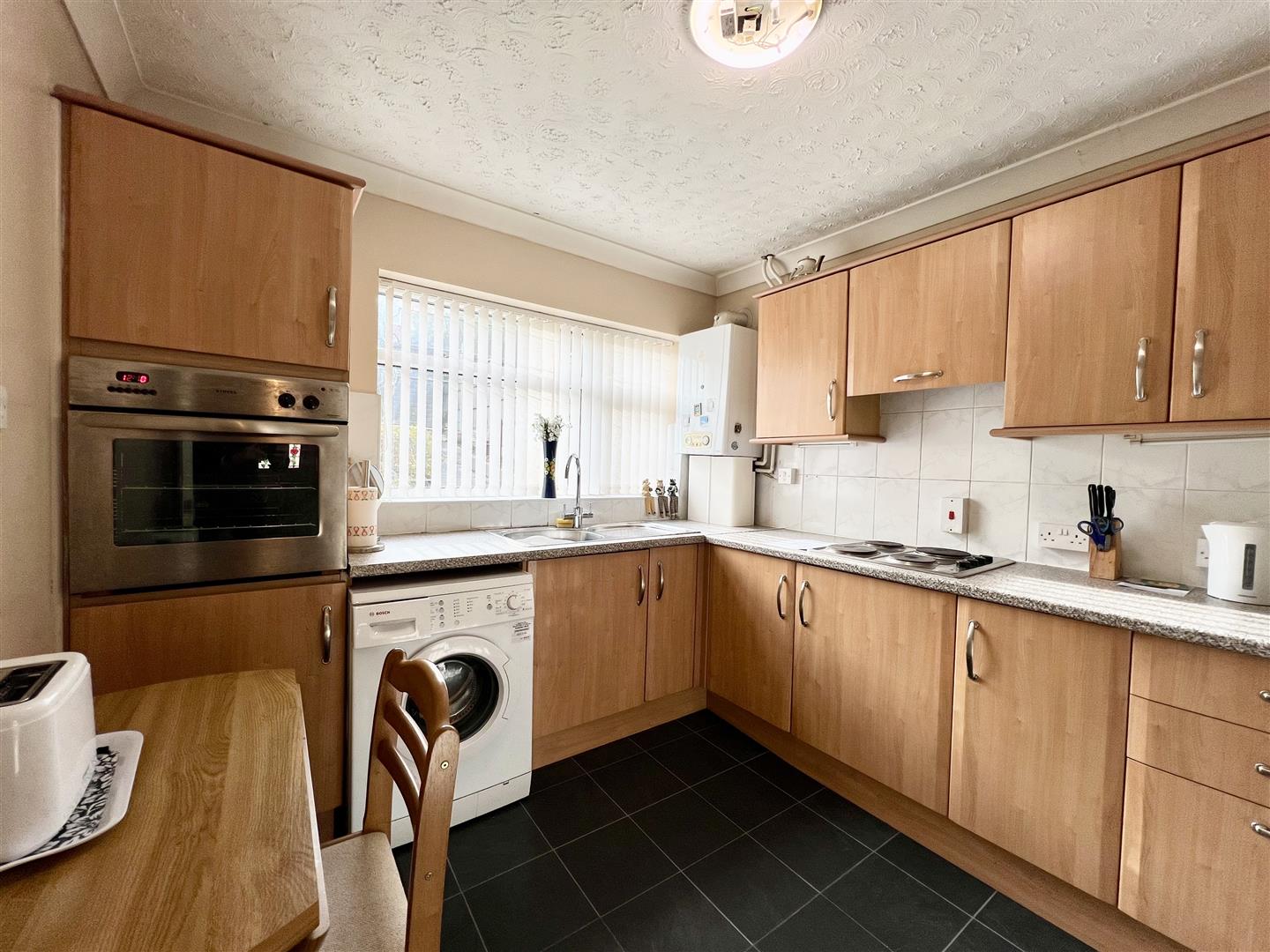3 bed end of terrace house for sale in Harcourt Road, Cradley Heath  - Property Image 4