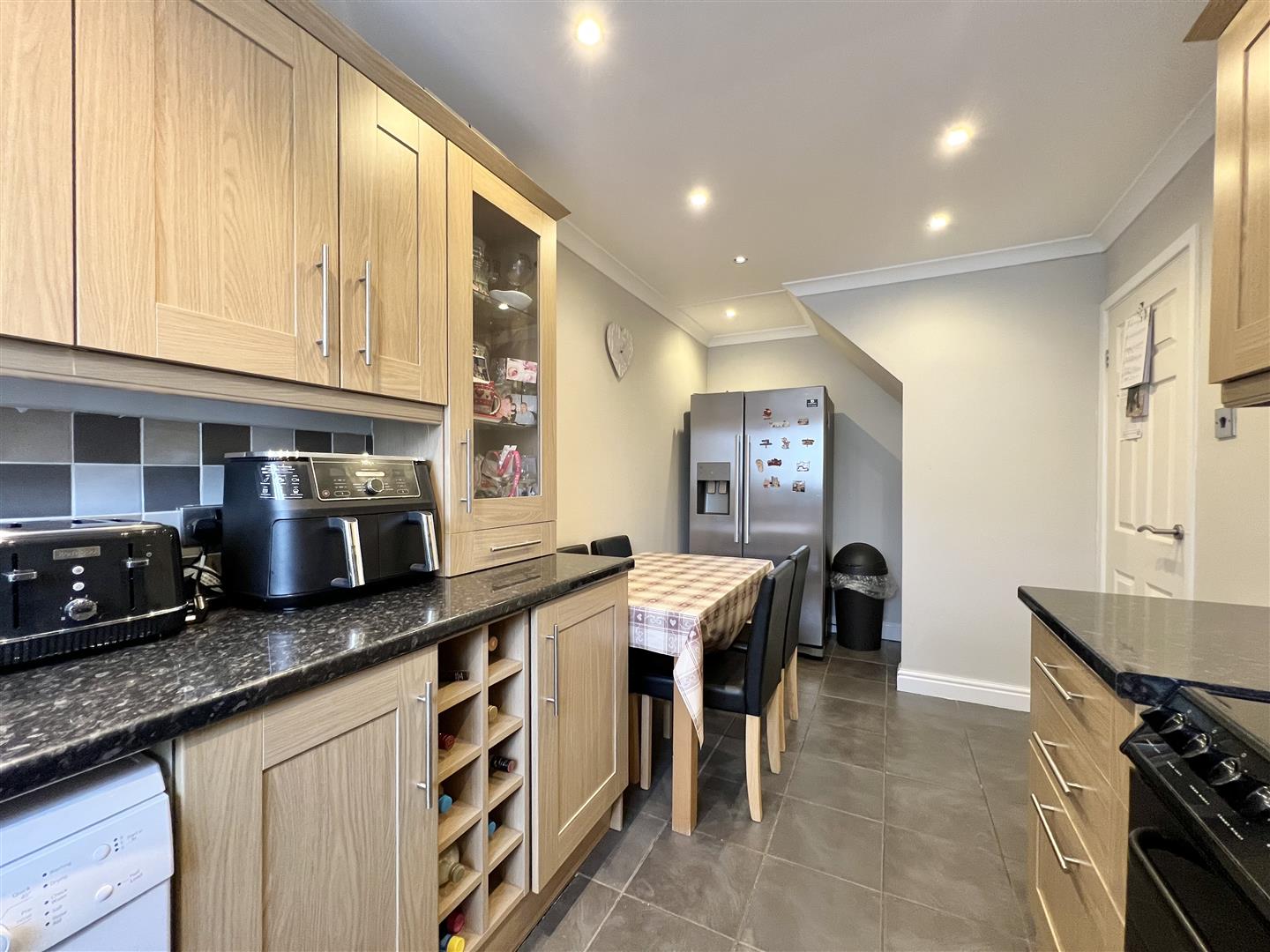 3 bed house for sale in Broadfields, Stourbridge  - Property Image 3
