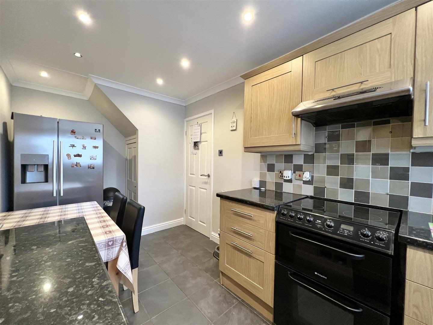 3 bed house for sale in Broadfields, Stourbridge  - Property Image 4