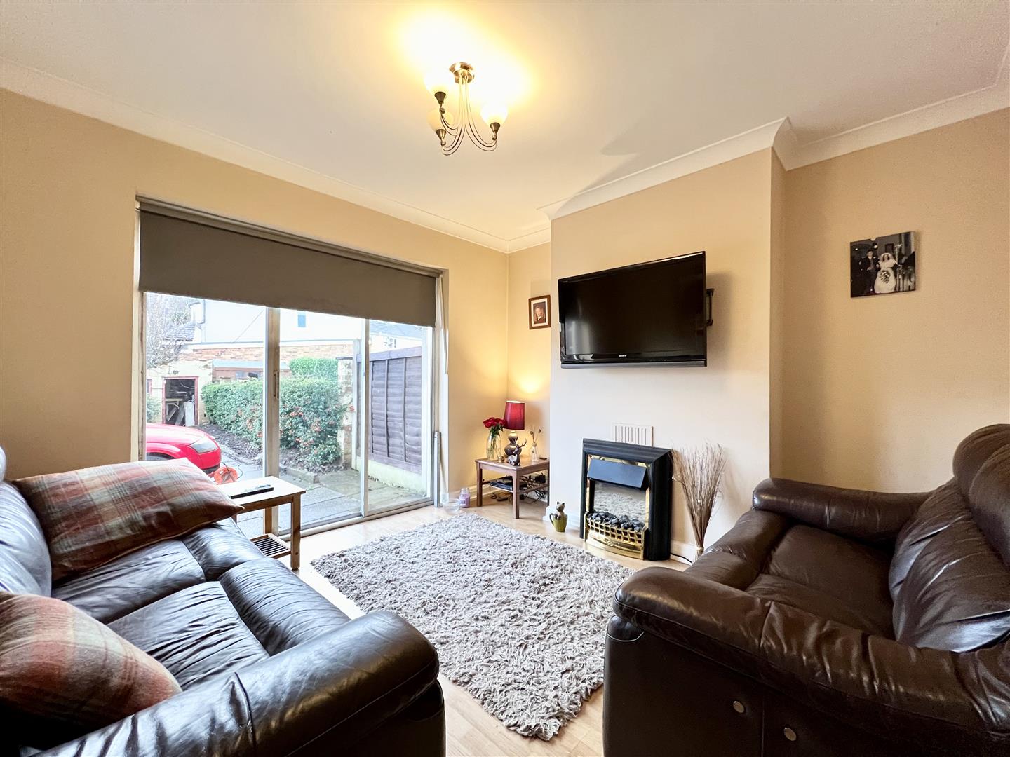 3 bed semi-detached house for sale in Lyde Green, Halesowen  - Property Image 3
