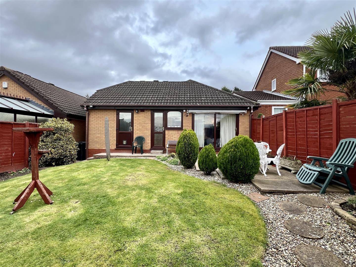 2 bed detached bungalow for sale in Brades Close, Halesowen  - Property Image 14