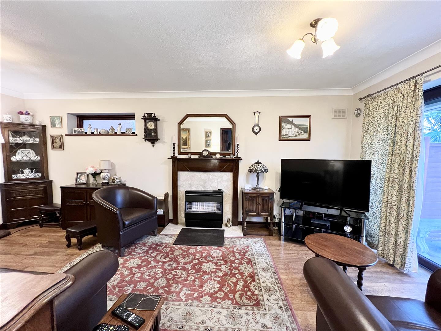 2 bed detached bungalow for sale in Brades Close, Halesowen  - Property Image 2