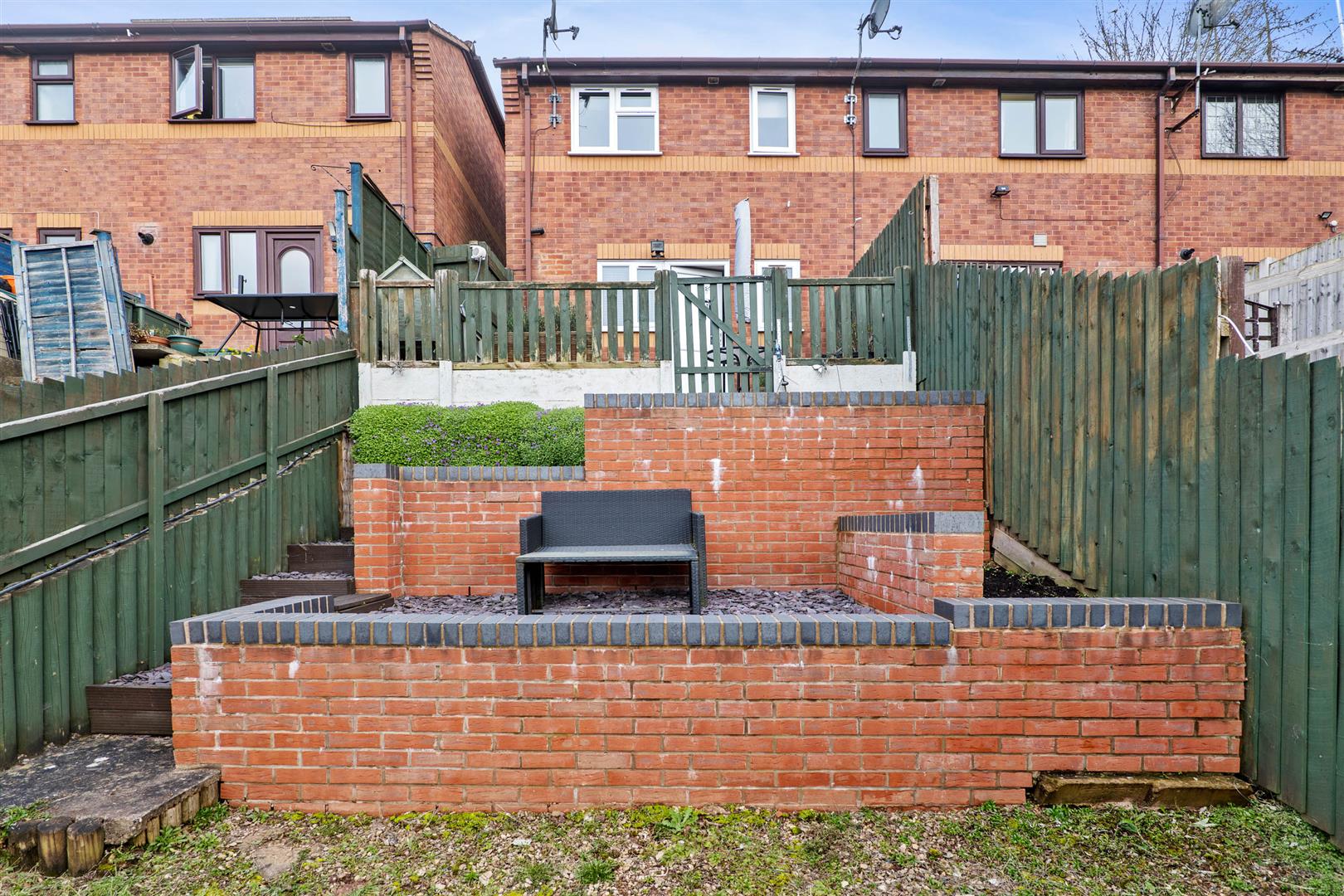 2 bed end of terrace house for sale in Surrey Drive, Kingswinford  - Property Image 11
