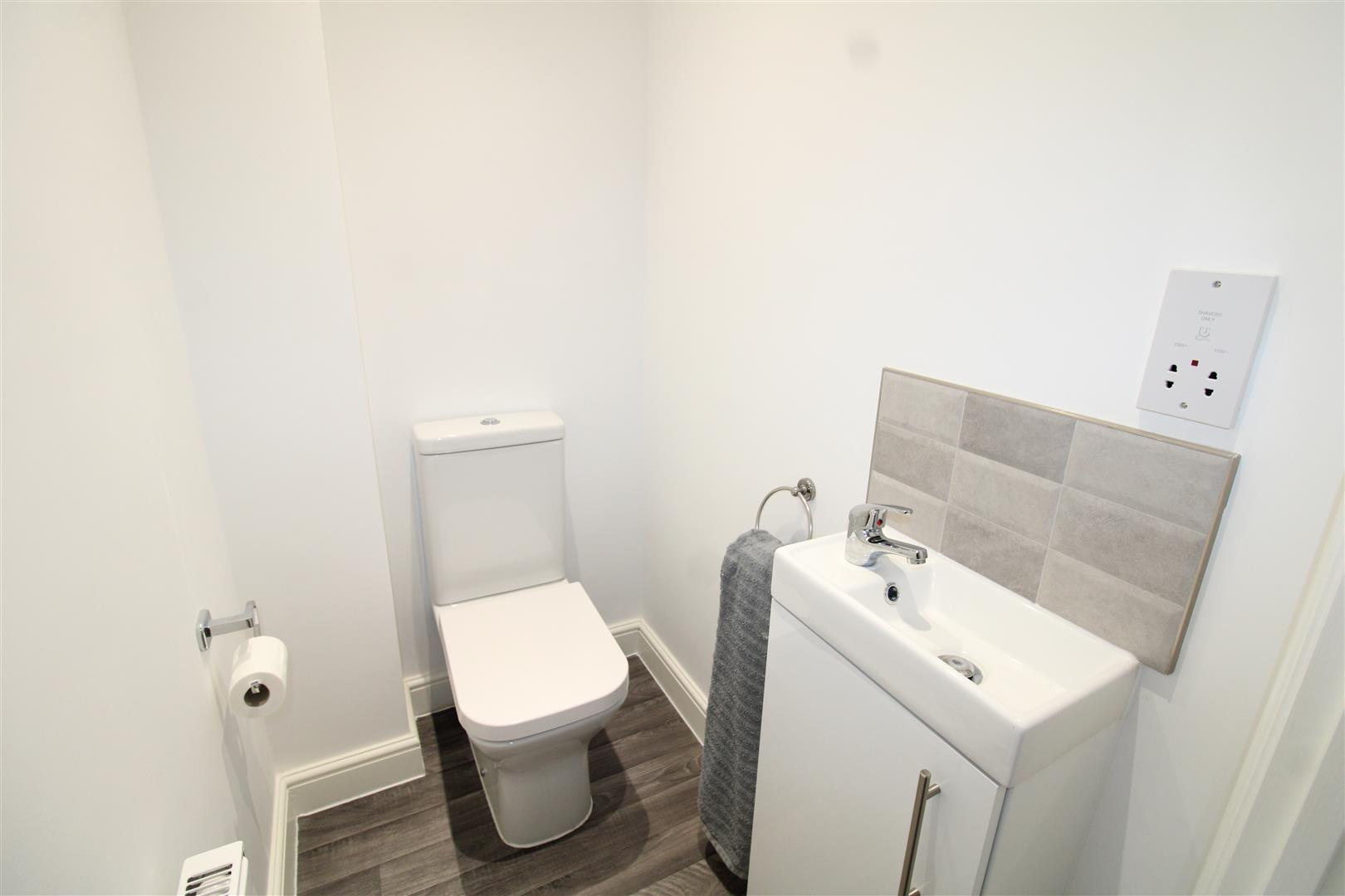 2 bed terraced house for sale in James Close, Brierley Hill  - Property Image 7