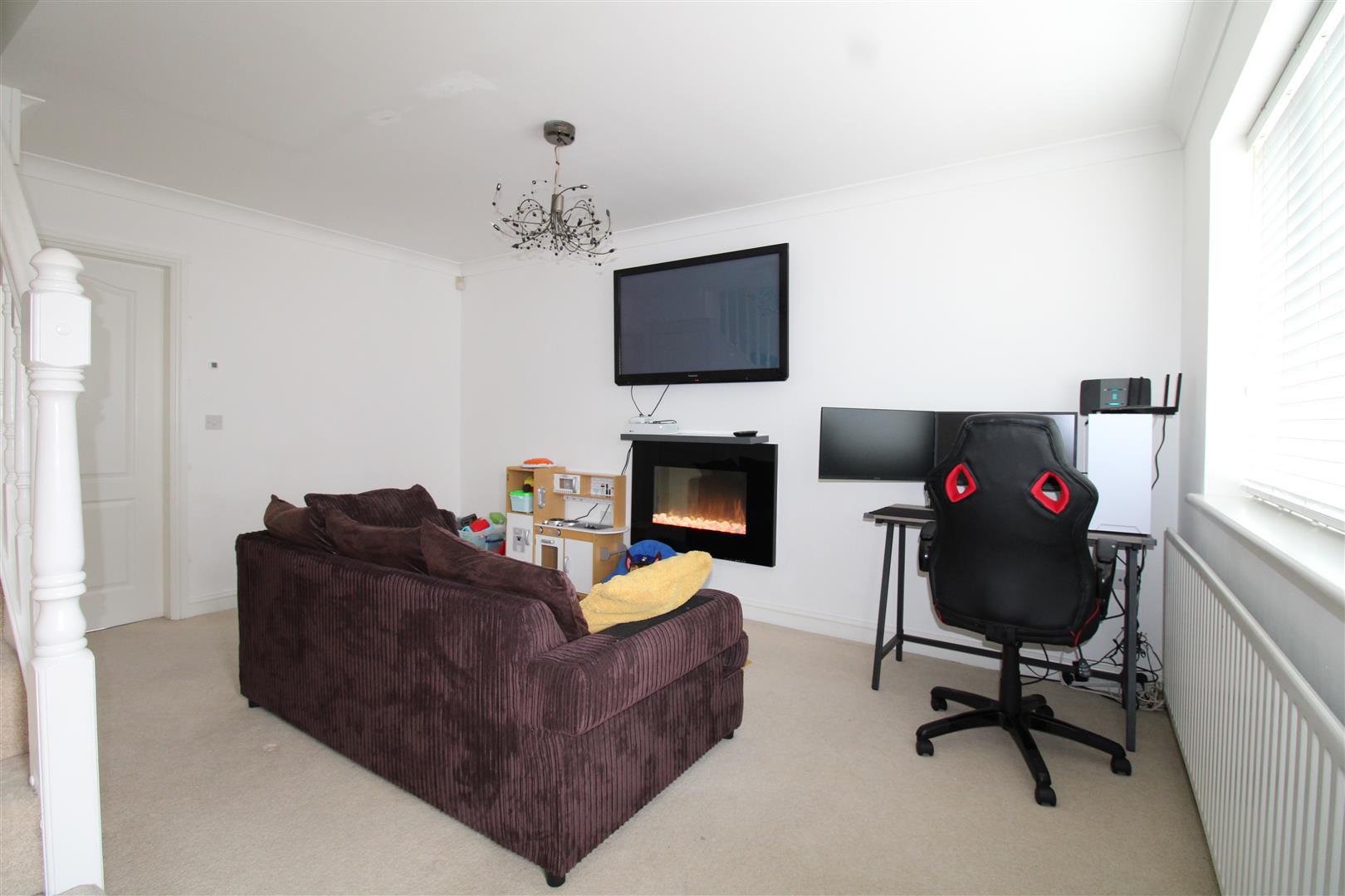 2 bed end of terrace house for sale in Overman Close, Stourbridge  - Property Image 2