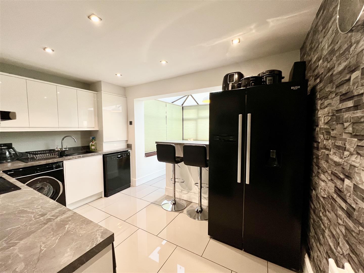 2 bed semi-detached house for sale in Willetts Drive, Halesowen  - Property Image 4