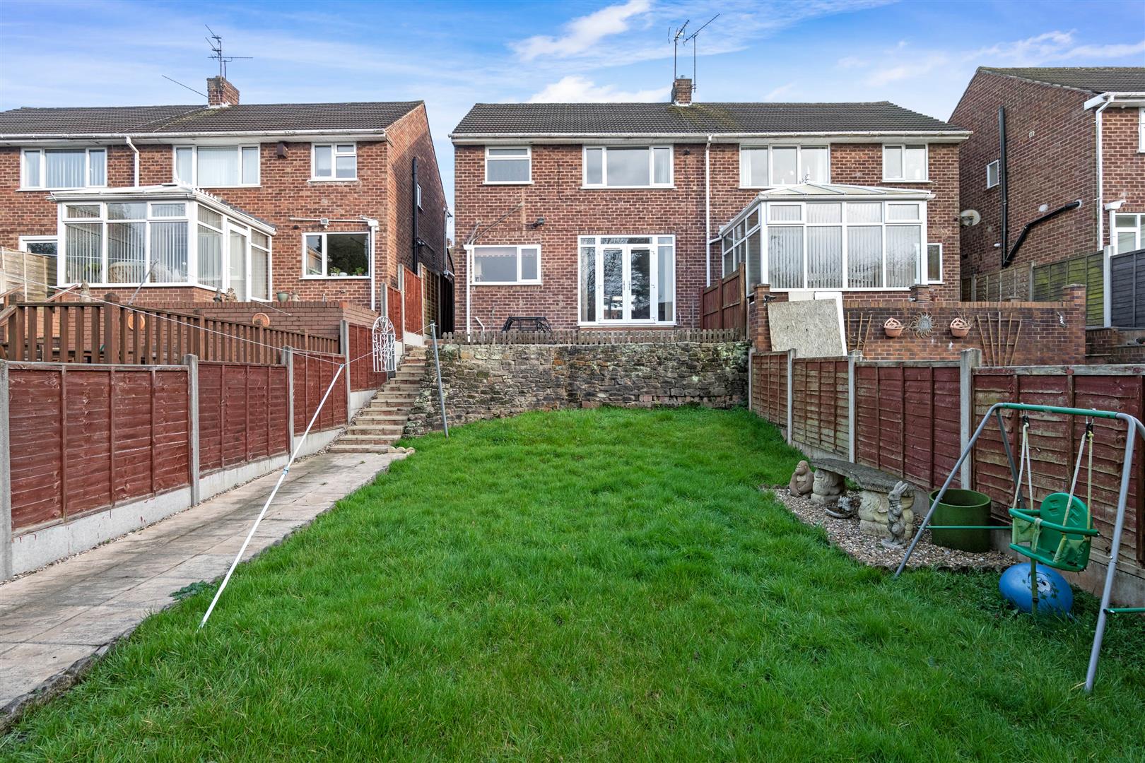 3 bed semi-detached house for sale in Mount Close, Dudley  - Property Image 15
