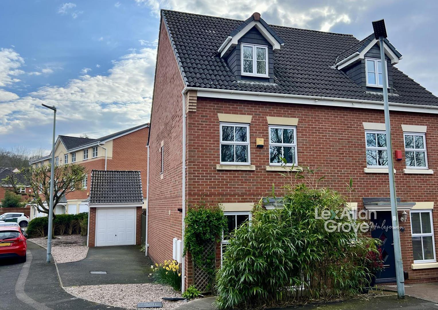 3 bed town house for sale in Unitt Drive, Cradley Heath - Property Image 1