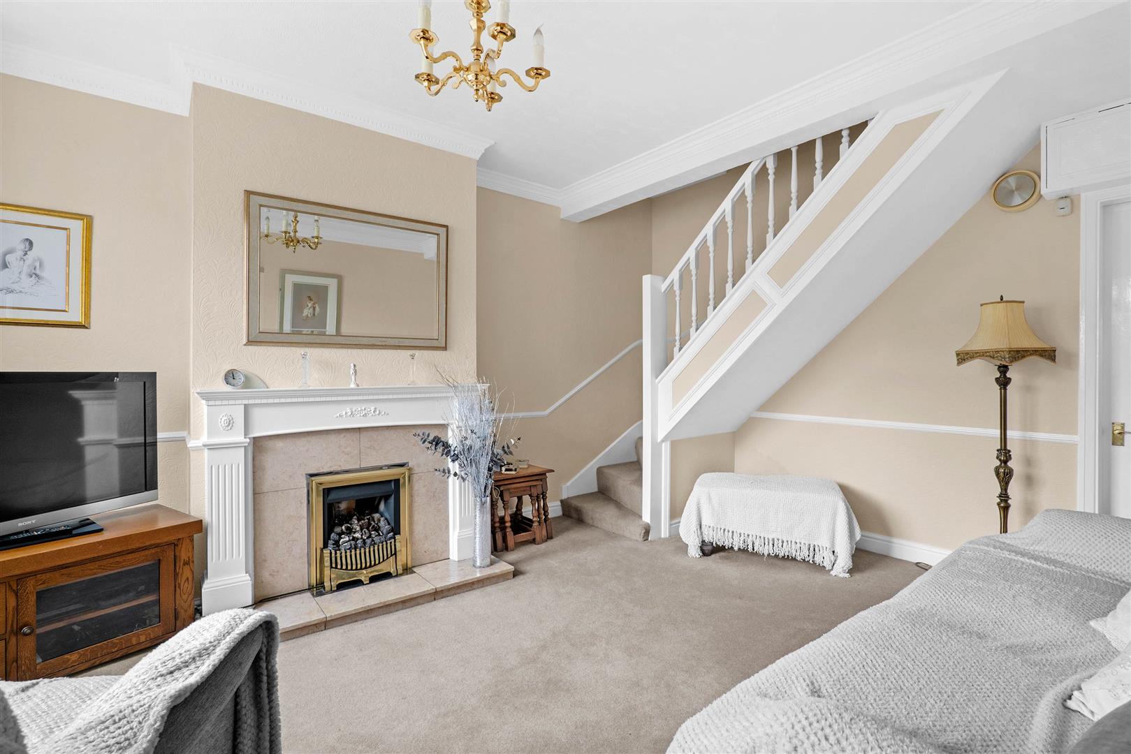 2 bed end of terrace house for sale in Vicarage Road, Stourbridge  - Property Image 3