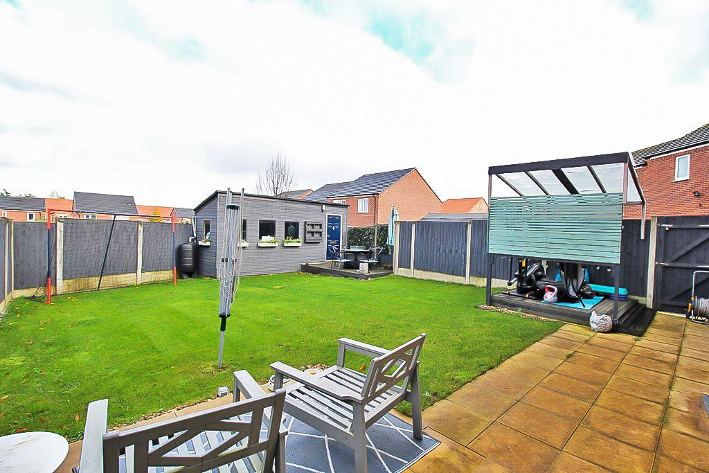 4 bed detached house for sale in Mallows Grove, Dudley  - Property Image 16