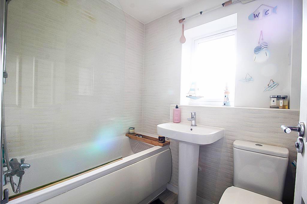 4 bed detached house for sale in Mallows Grove, Dudley  - Property Image 14