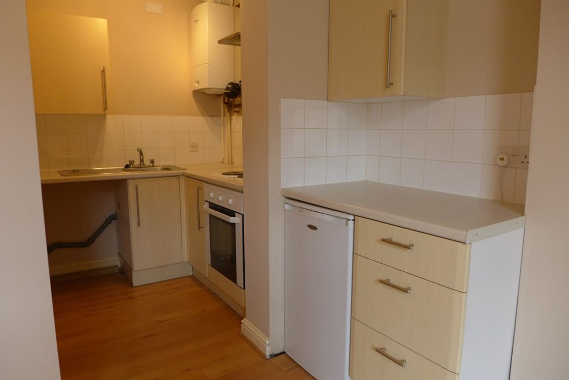 1 bed to rent in Lower High Street, Stourbridge  - Property Image 5