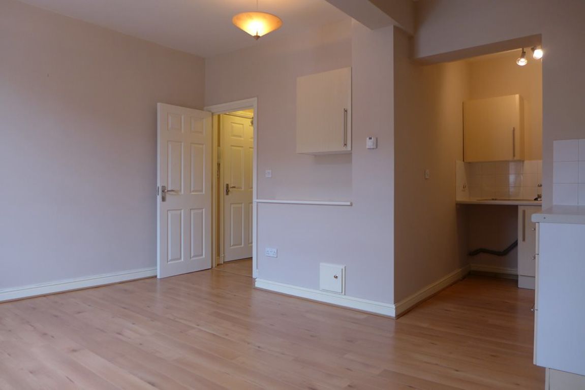 1 bed to rent in Lower High Street, Stourbridge  - Property Image 2