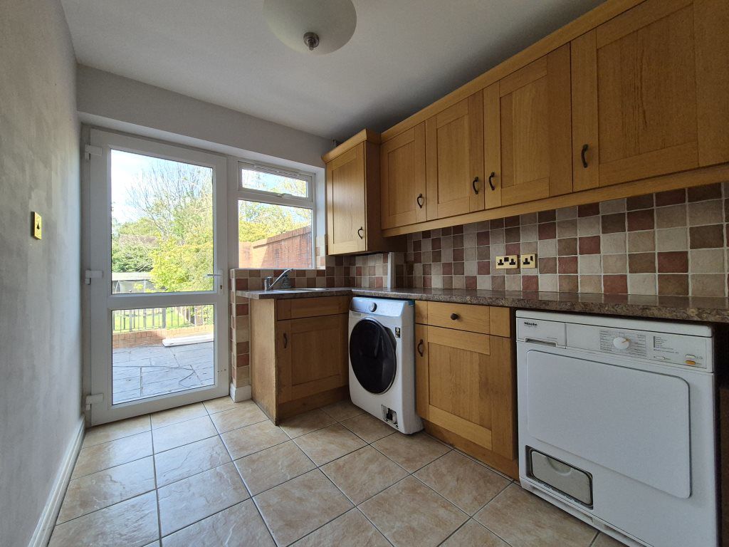 7 bed to rent in Dingle Road, Stourbridge  - Property Image 8
