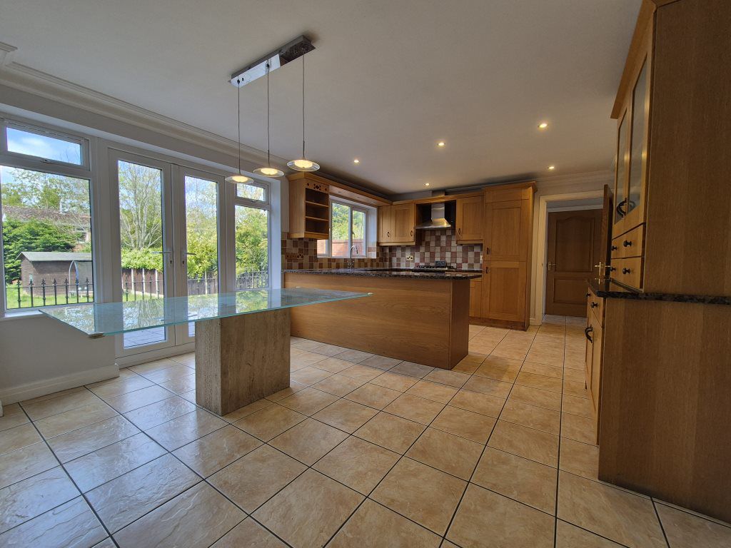 7 bed to rent in Dingle Road, Stourbridge  - Property Image 3