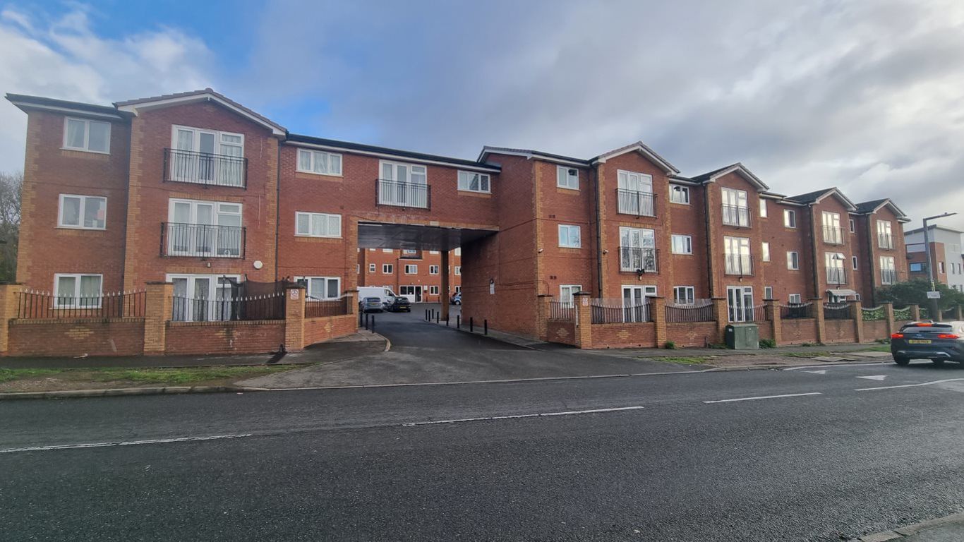 3 bed to rent in Harvest Fields, Rowley Regis - Property Image 1
