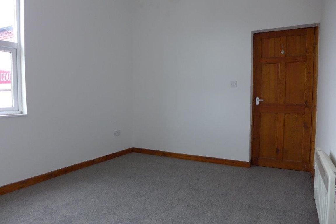 1 bed to rent in Fountain Court, Quarry Bank  - Property Image 5