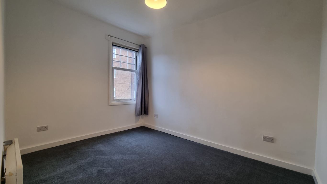 1 bed to rent in Victoria Road, Brierley Hill  - Property Image 6