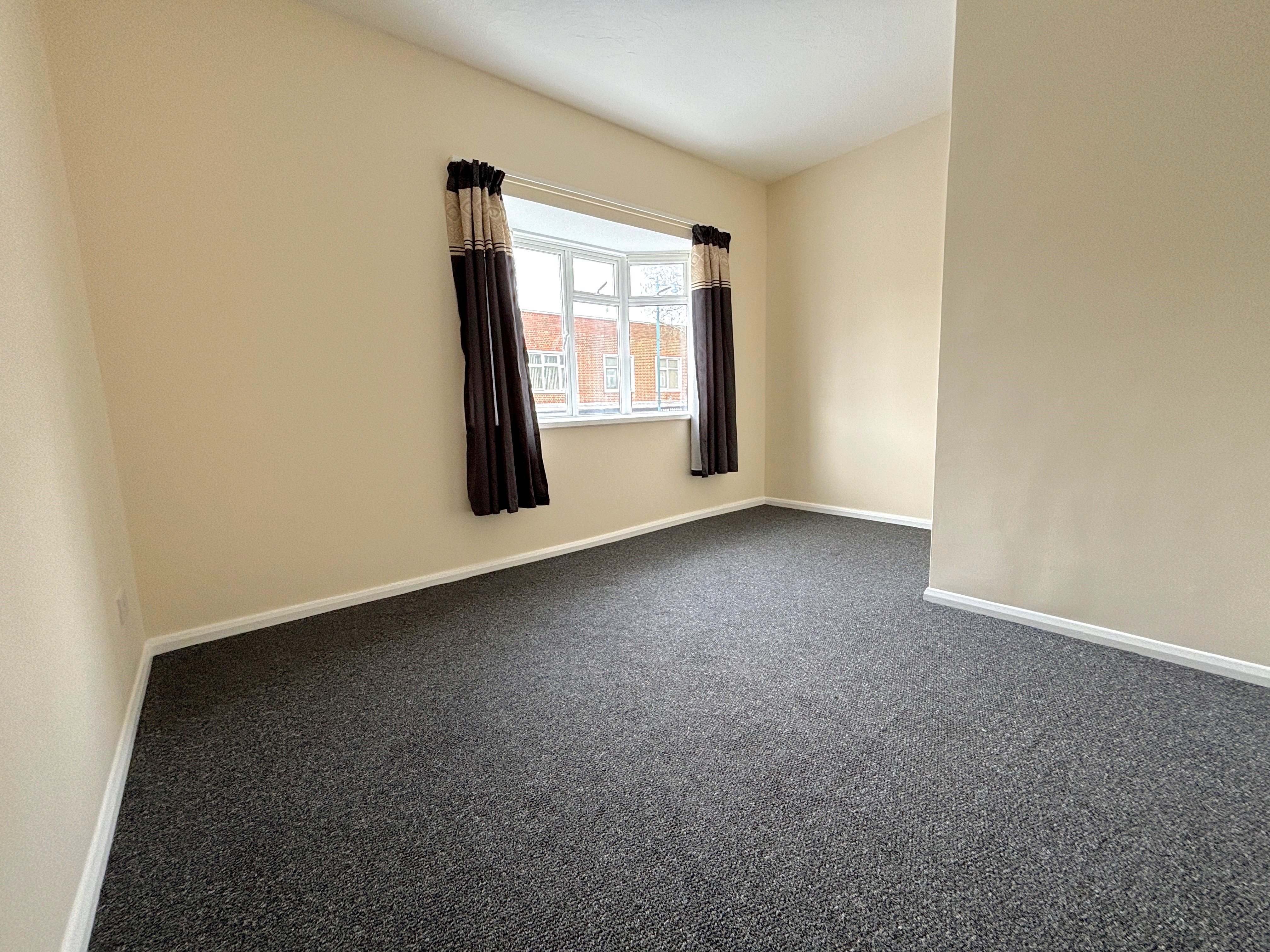 1 bed flat to rent in High Street, Rayleigh  - Property Image 5