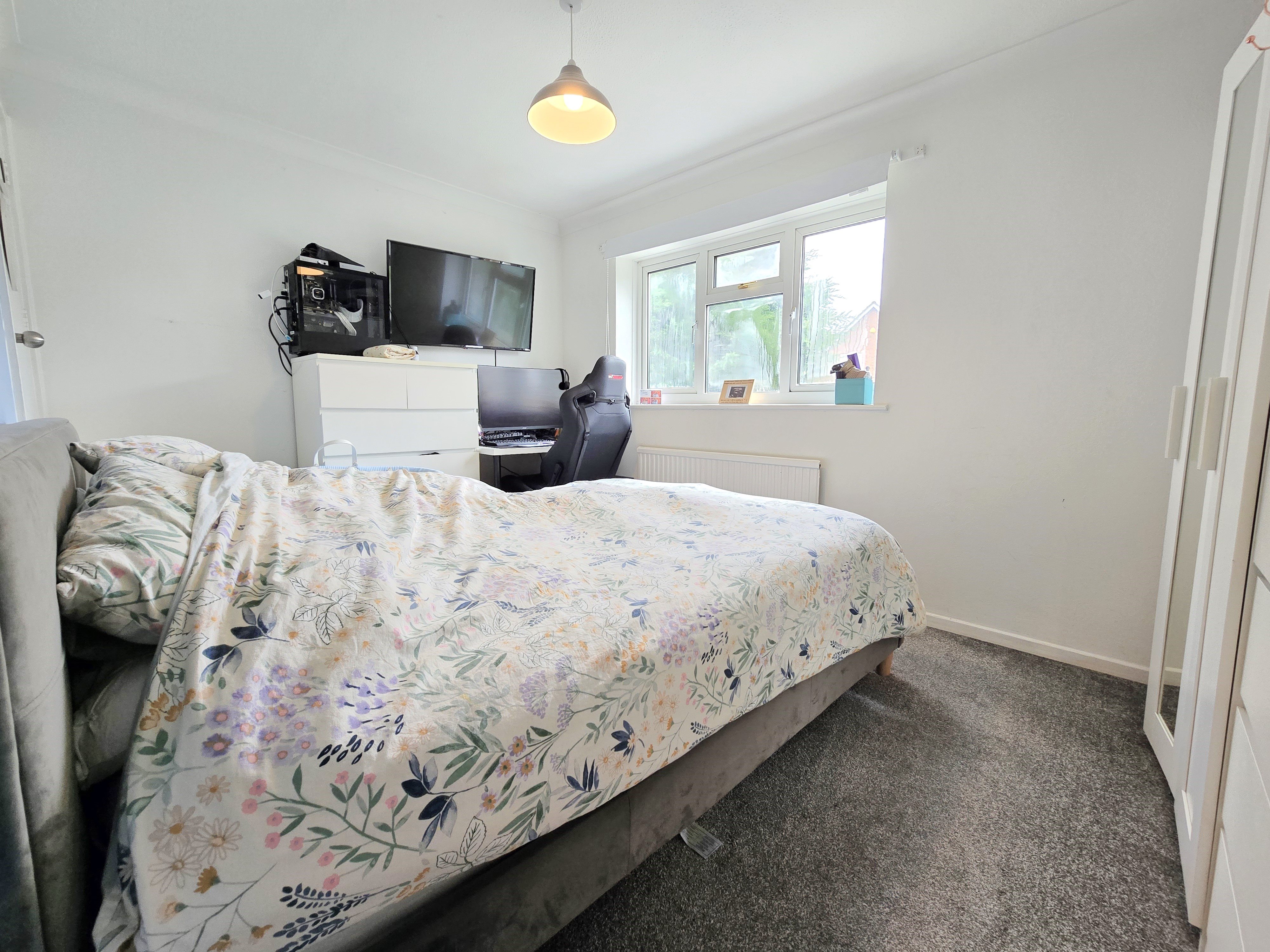 2 bed semi-detached house to rent in Hanningfield Close, Rayleigh  - Property Image 5