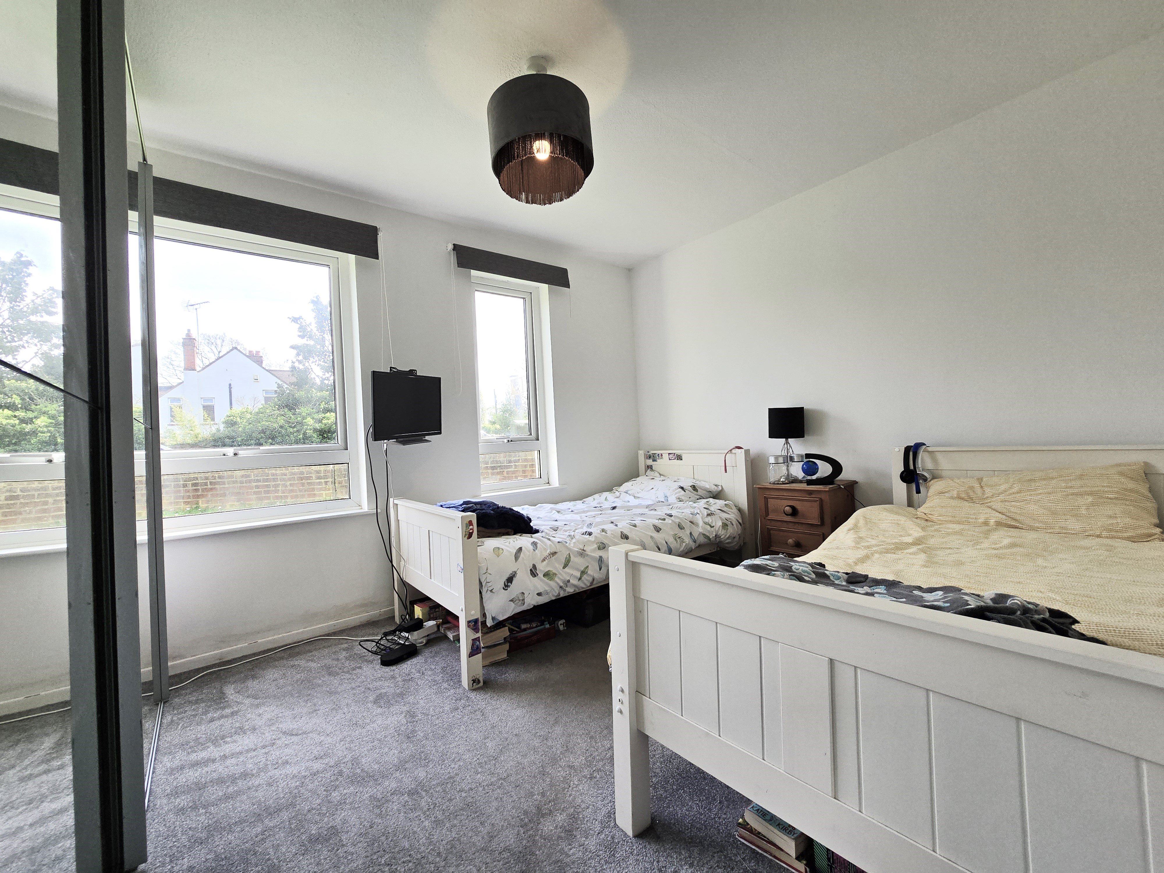 2 bed flat to rent in Uplands Park Court, Uplands Park Road  - Property Image 5