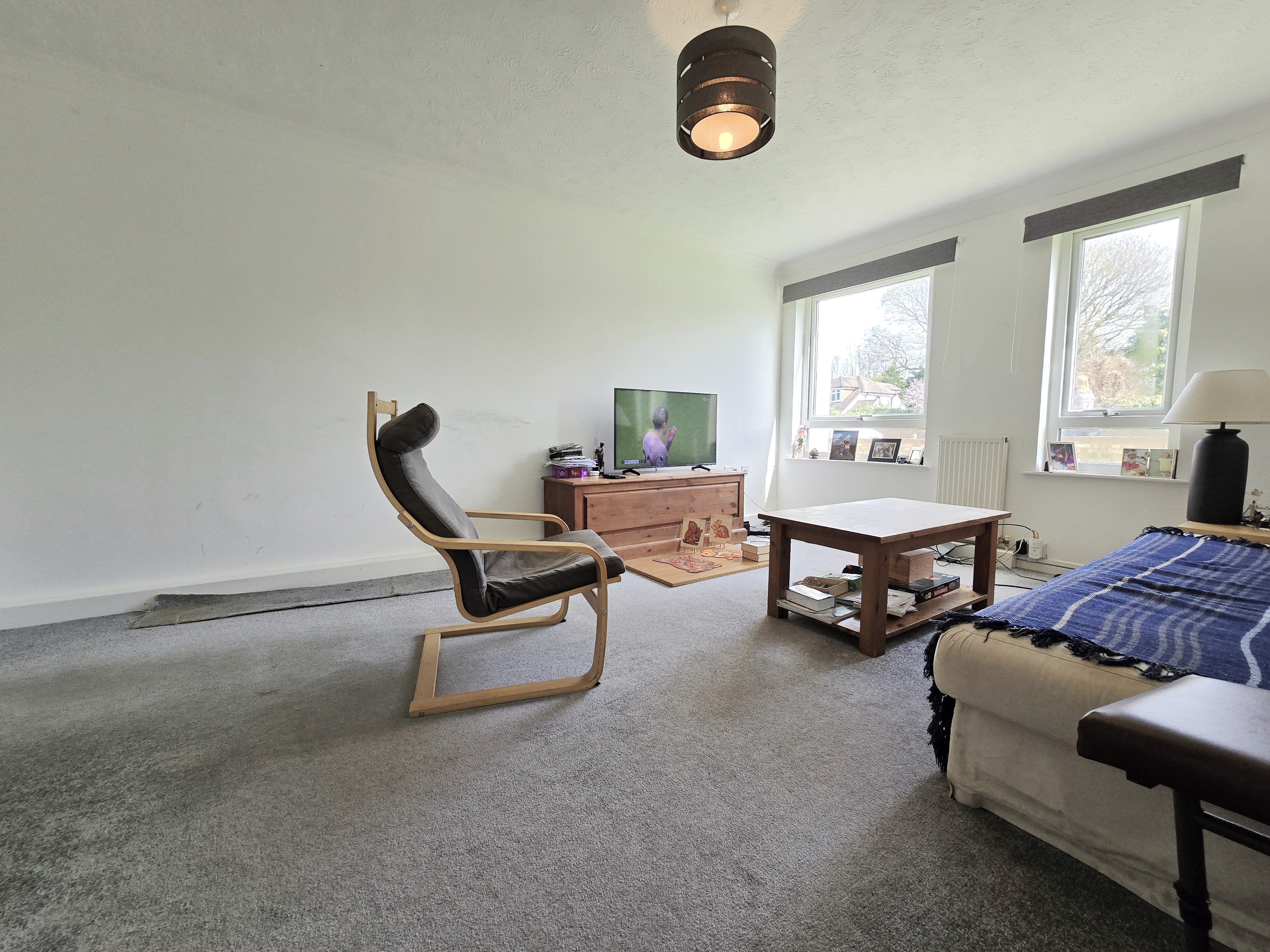 2 bed flat to rent in Uplands Park Court, Uplands Park Road  - Property Image 4