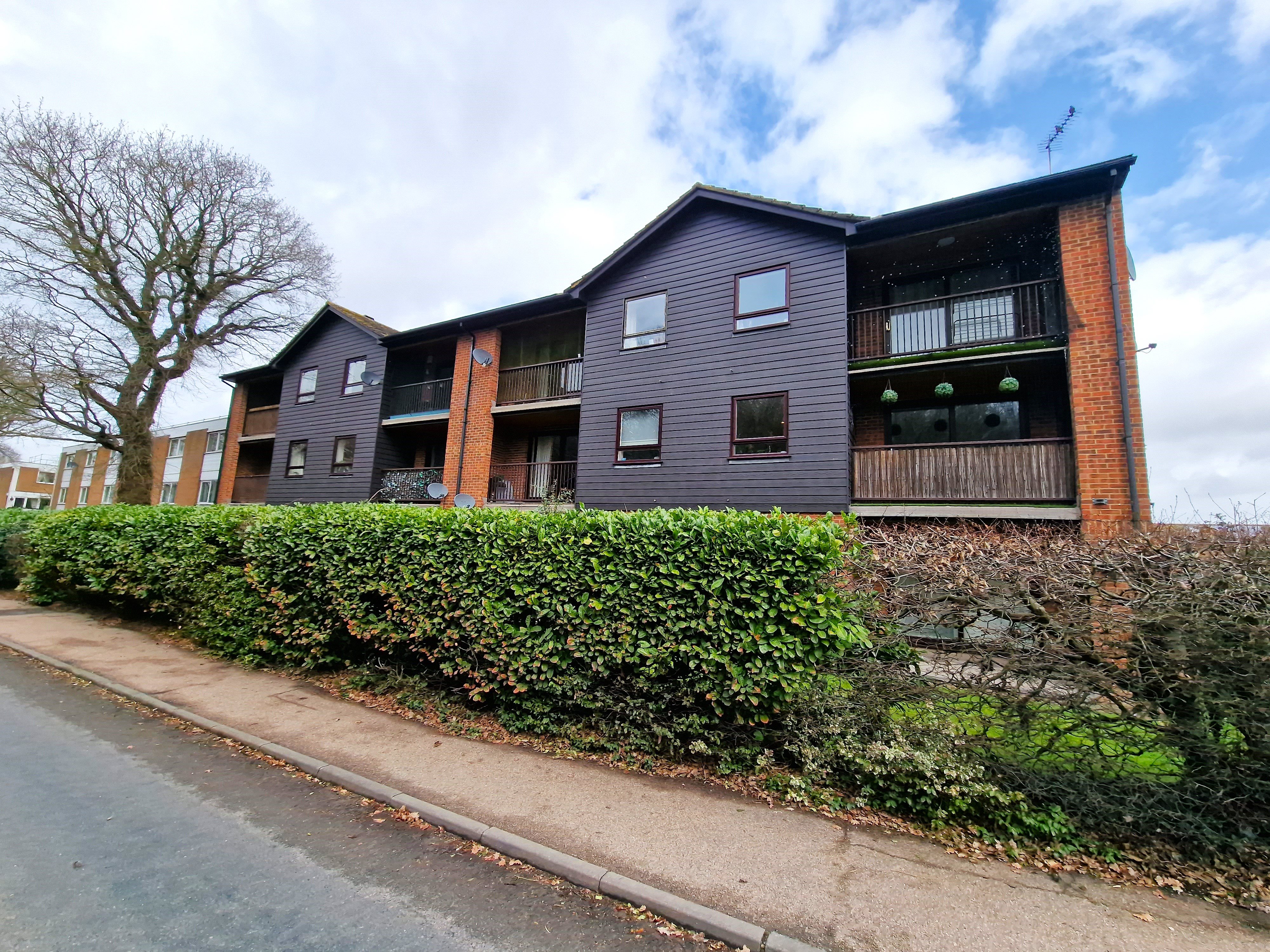 2 bed flat to rent in Darlington Court, Broomwood Gardens - Property Image 1
