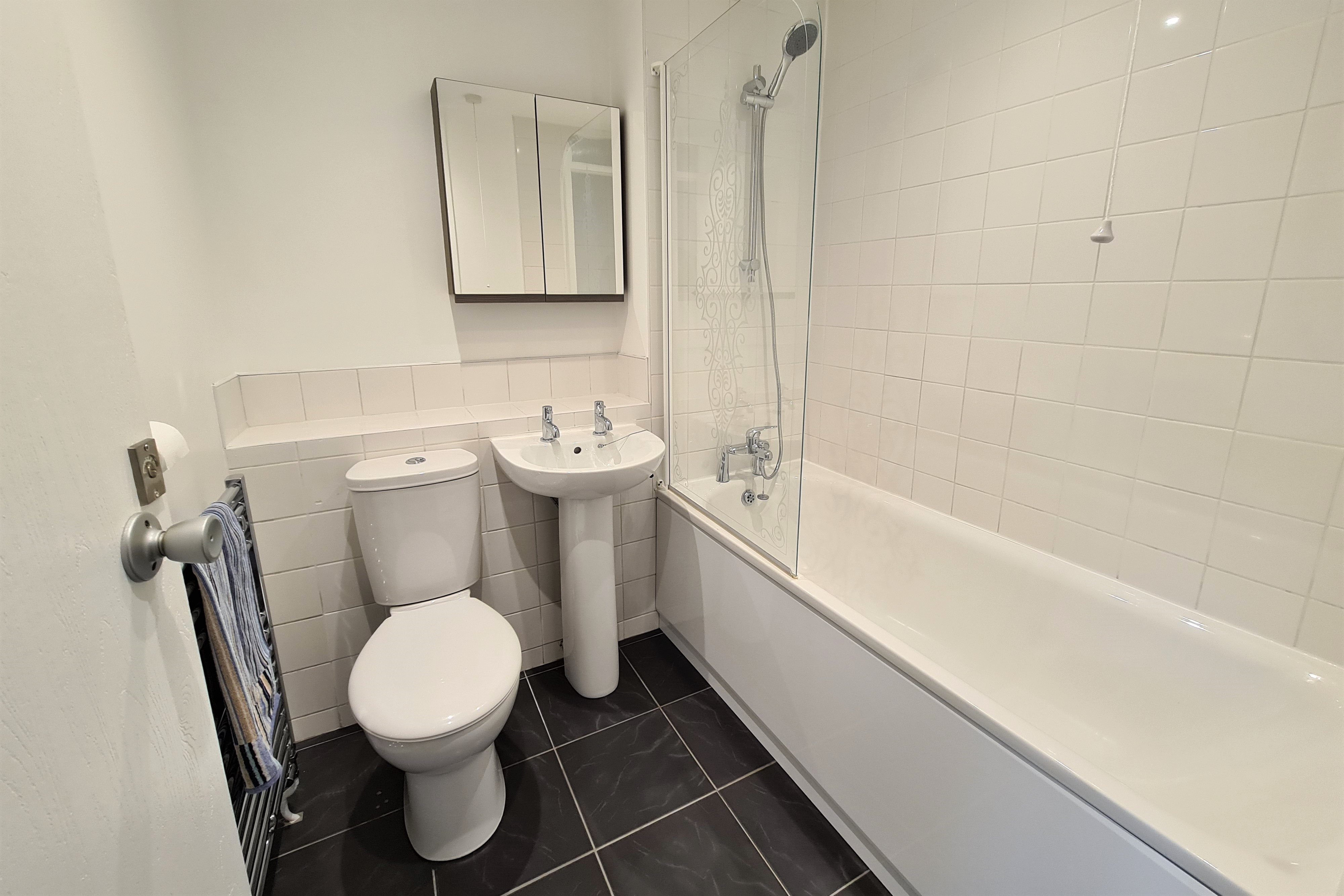 3 bed terraced house to rent in Sudeley Gardens, Hockley  - Property Image 4