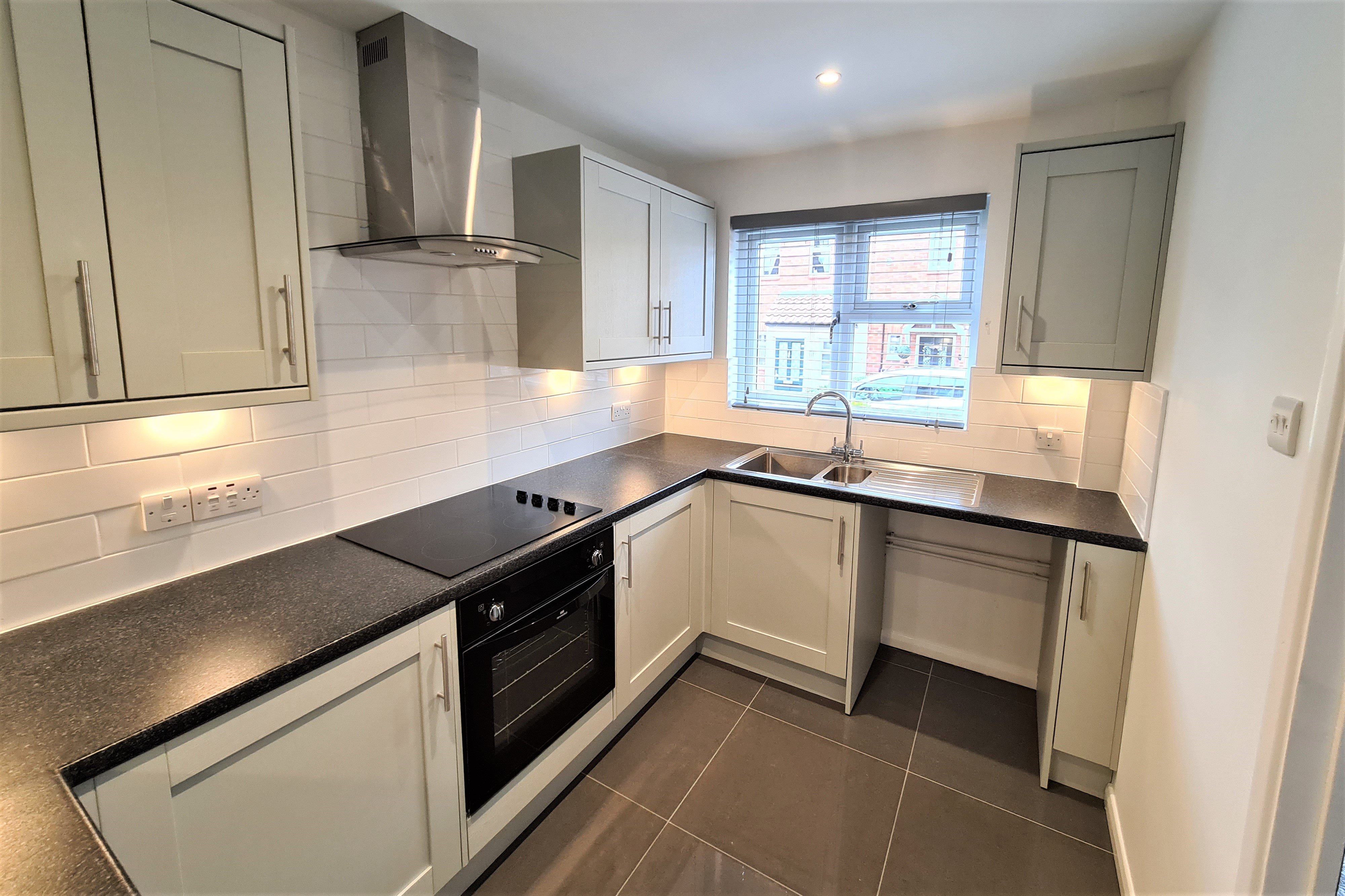 3 bed terraced house to rent in Sudeley Gardens, Hockley  - Property Image 8