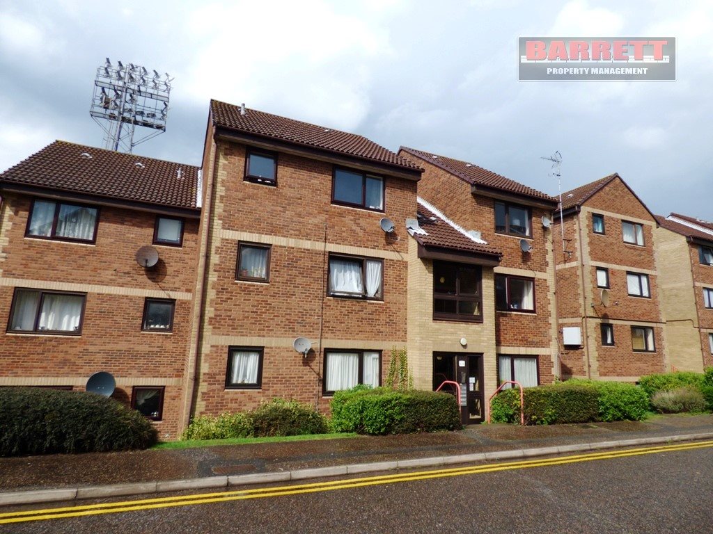 1 bed flat to rent in Priory Court, Southend-on-sea  - Property Image 1