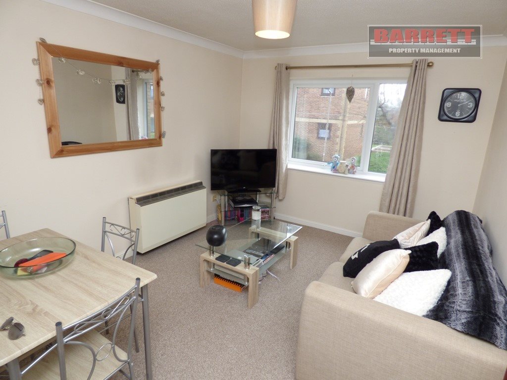1 bed flat to rent in Priory Court, Southend-on-sea  - Property Image 2