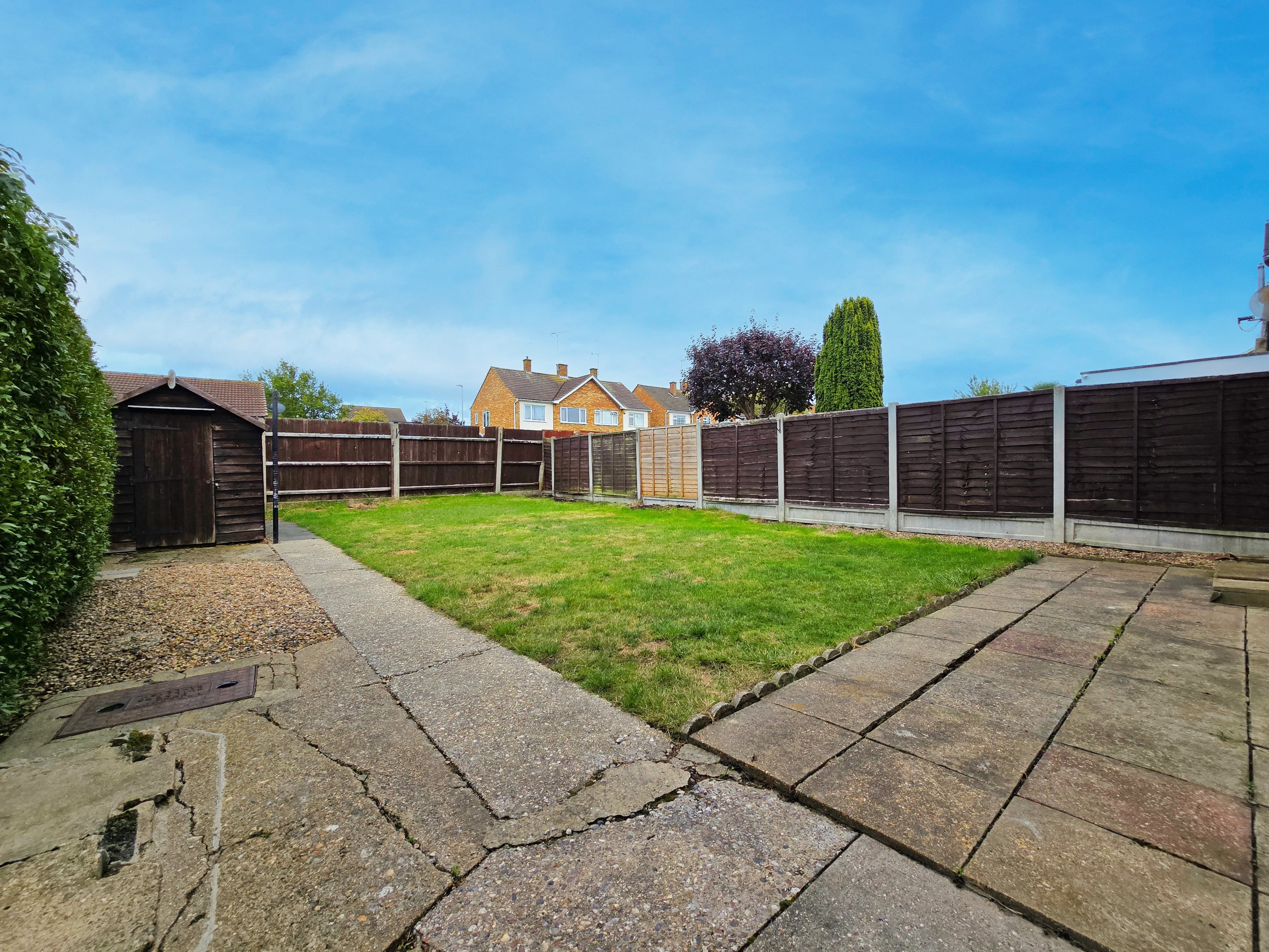 3 bed semi-detached house to rent in Pearsons Avenue, Rayleigh  - Property Image 9