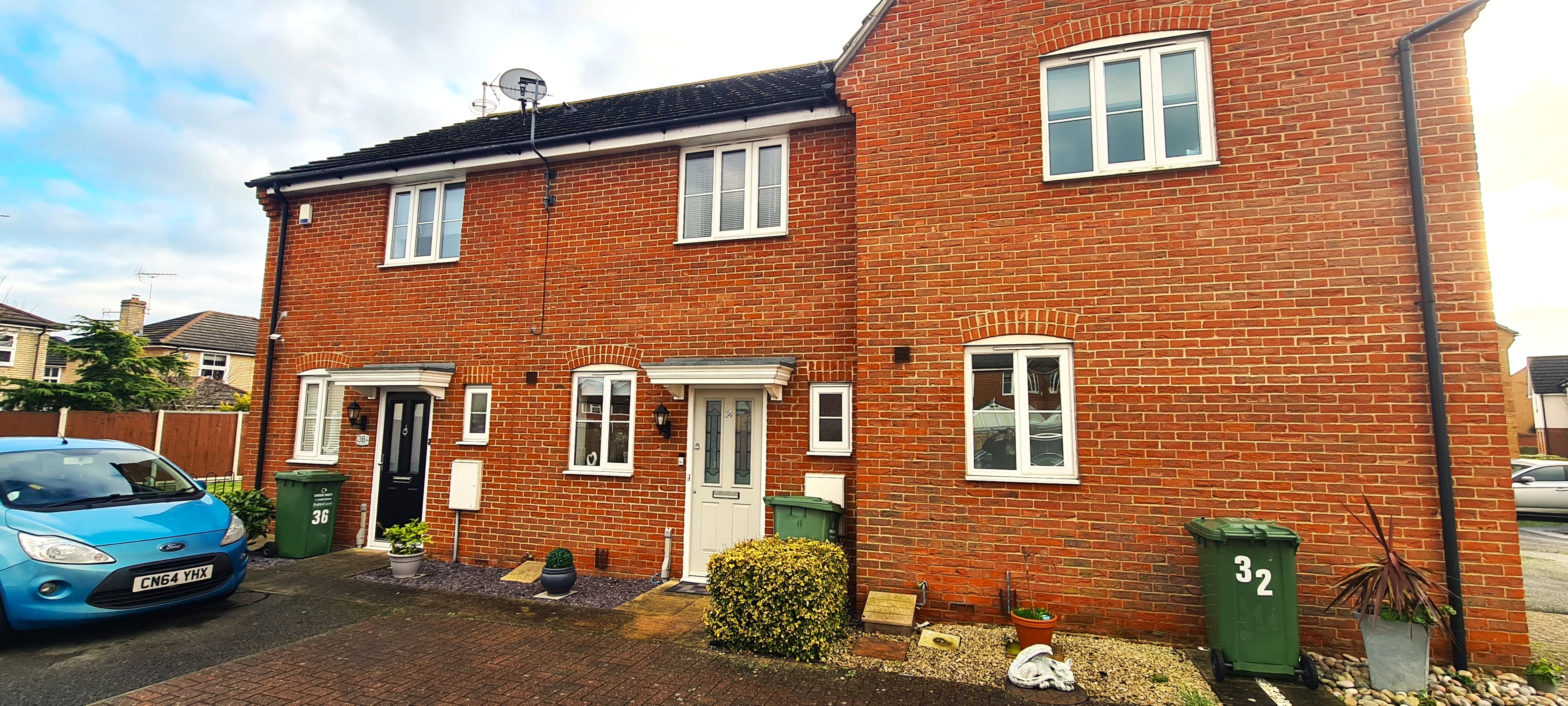 2 bed terraced house to rent in Barbour Green, Wickford, SS12