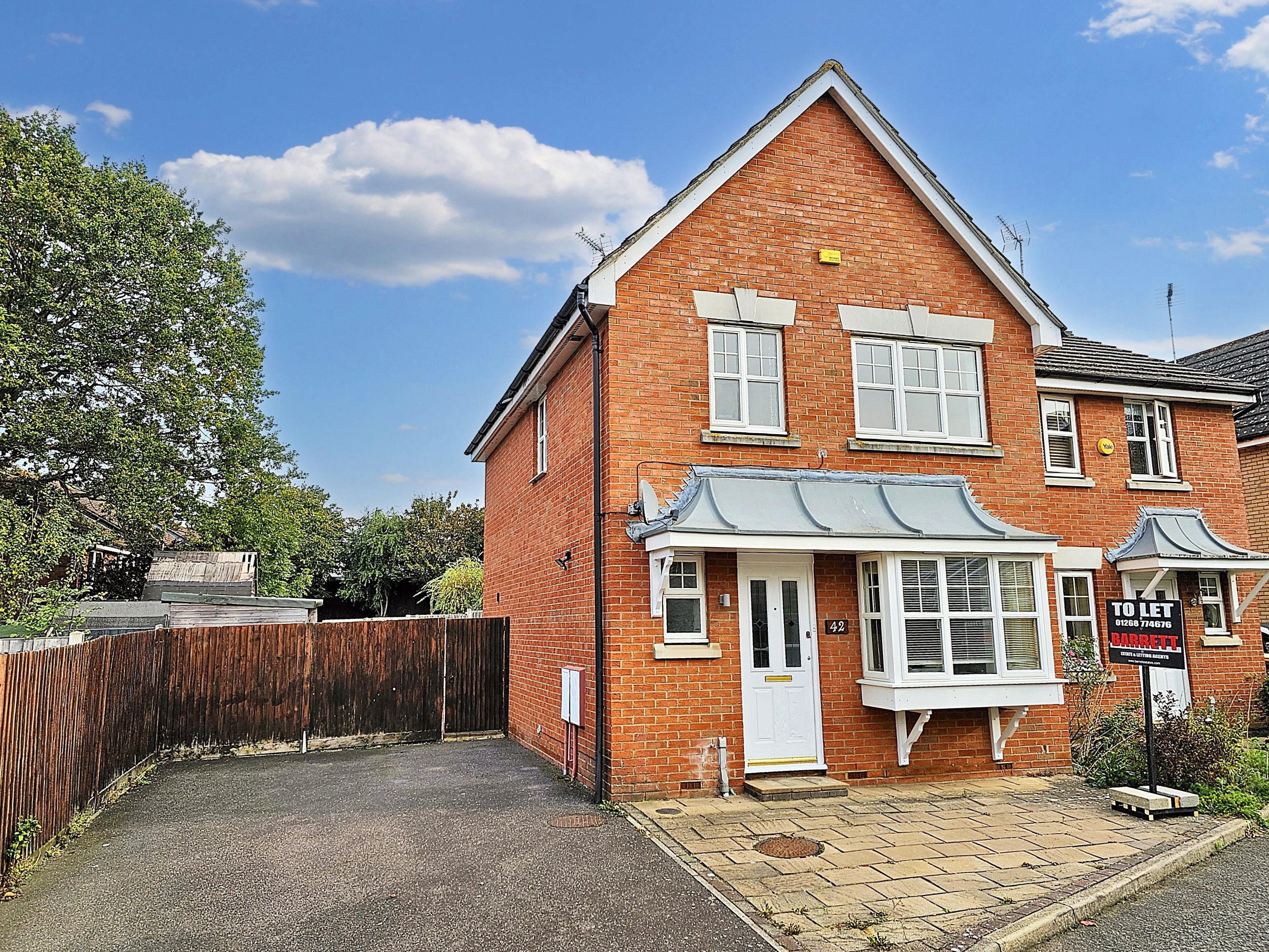 3 bed semi-detached house to rent in Grosvenor Road, Rayleigh  - Property Image 1