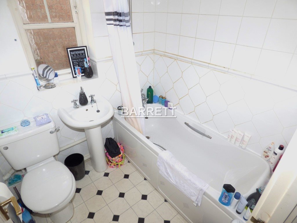 2 bed end of terrace house to rent in Brunswick Place, Rayleigh  - Property Image 7