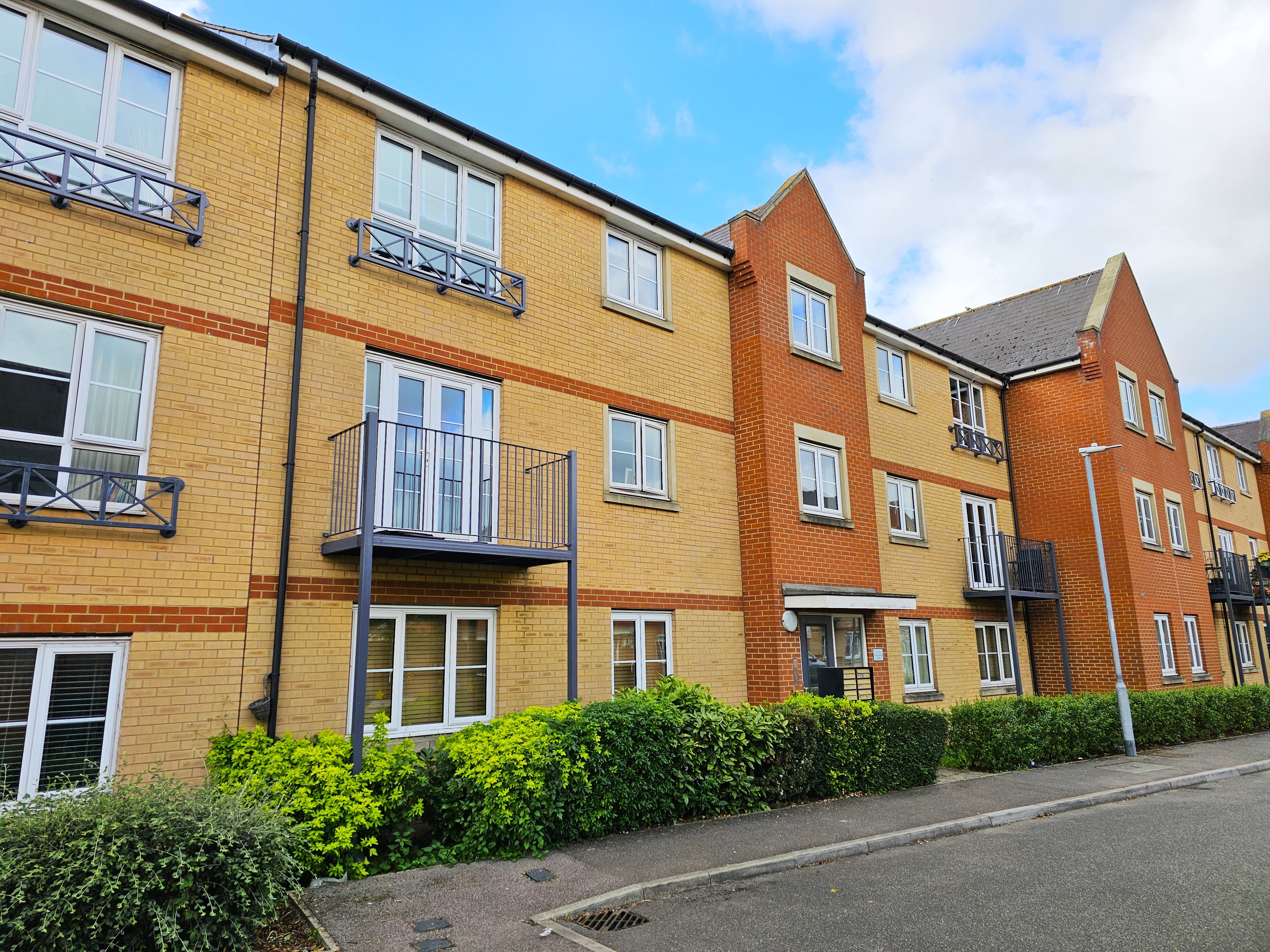 1 bed flat to rent in Bridge Road, Wickford  - Property Image 1