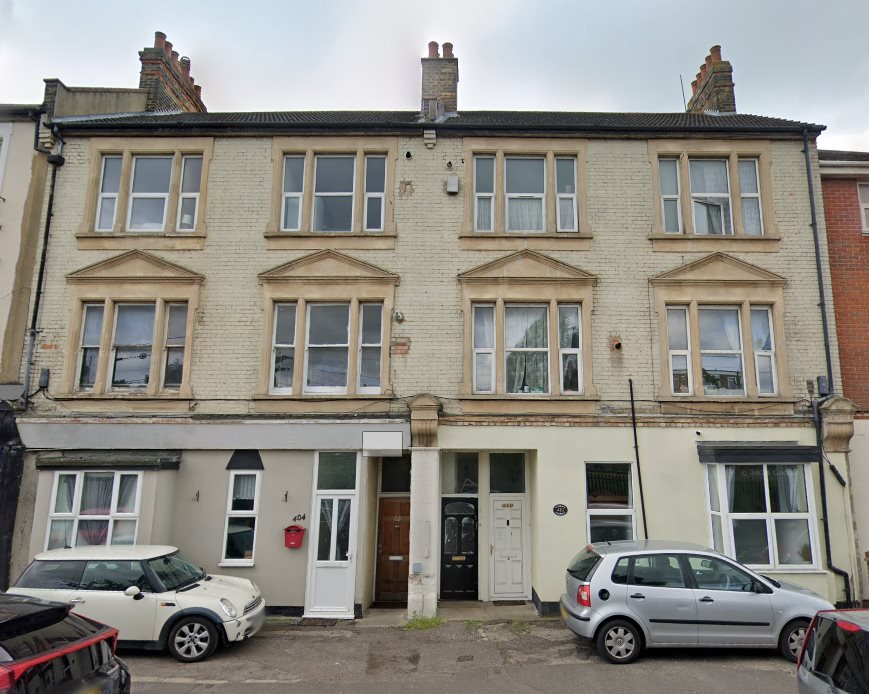 1 bed flat to rent in Station Road, Westcliff-on-Sea  - Property Image 1