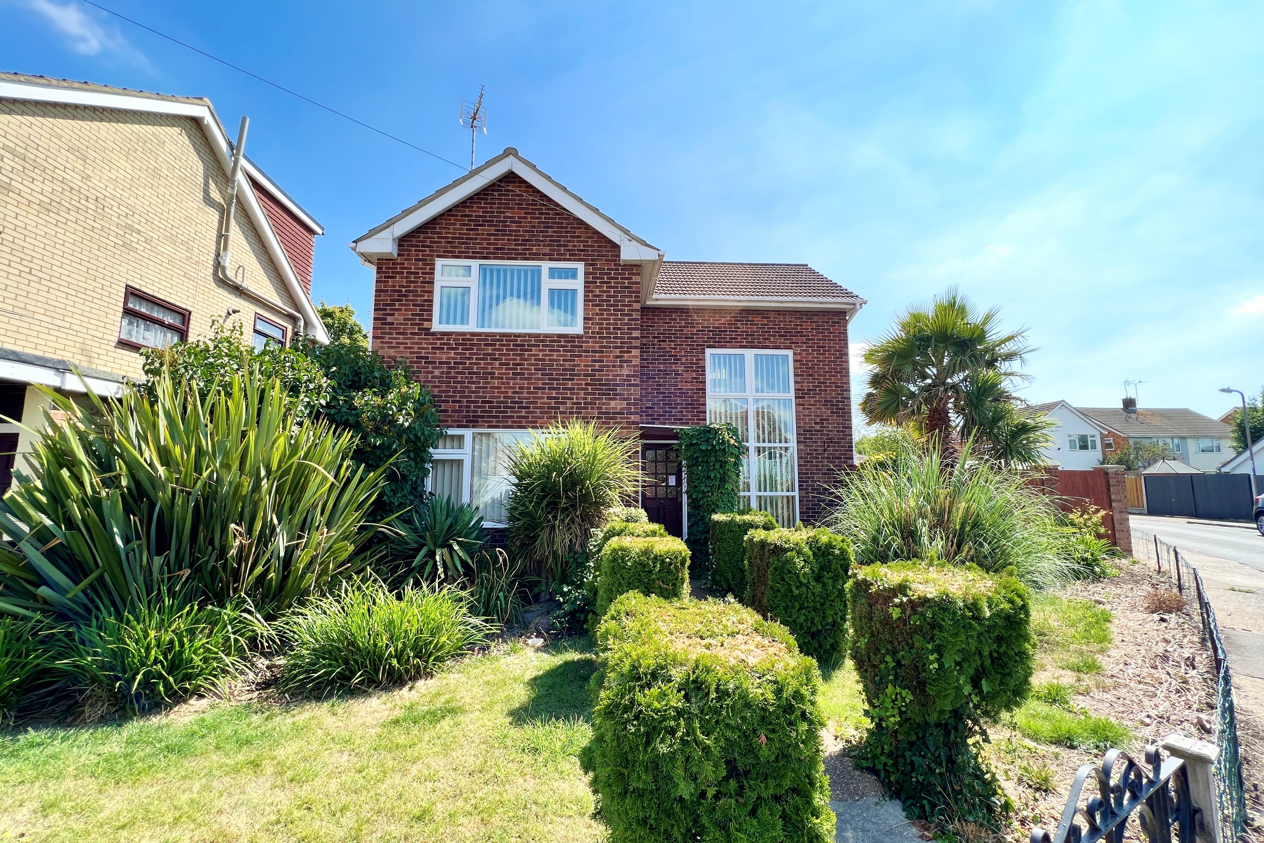 3 bed detached house to rent in Fairview Crescent, Benfleet , SS7 