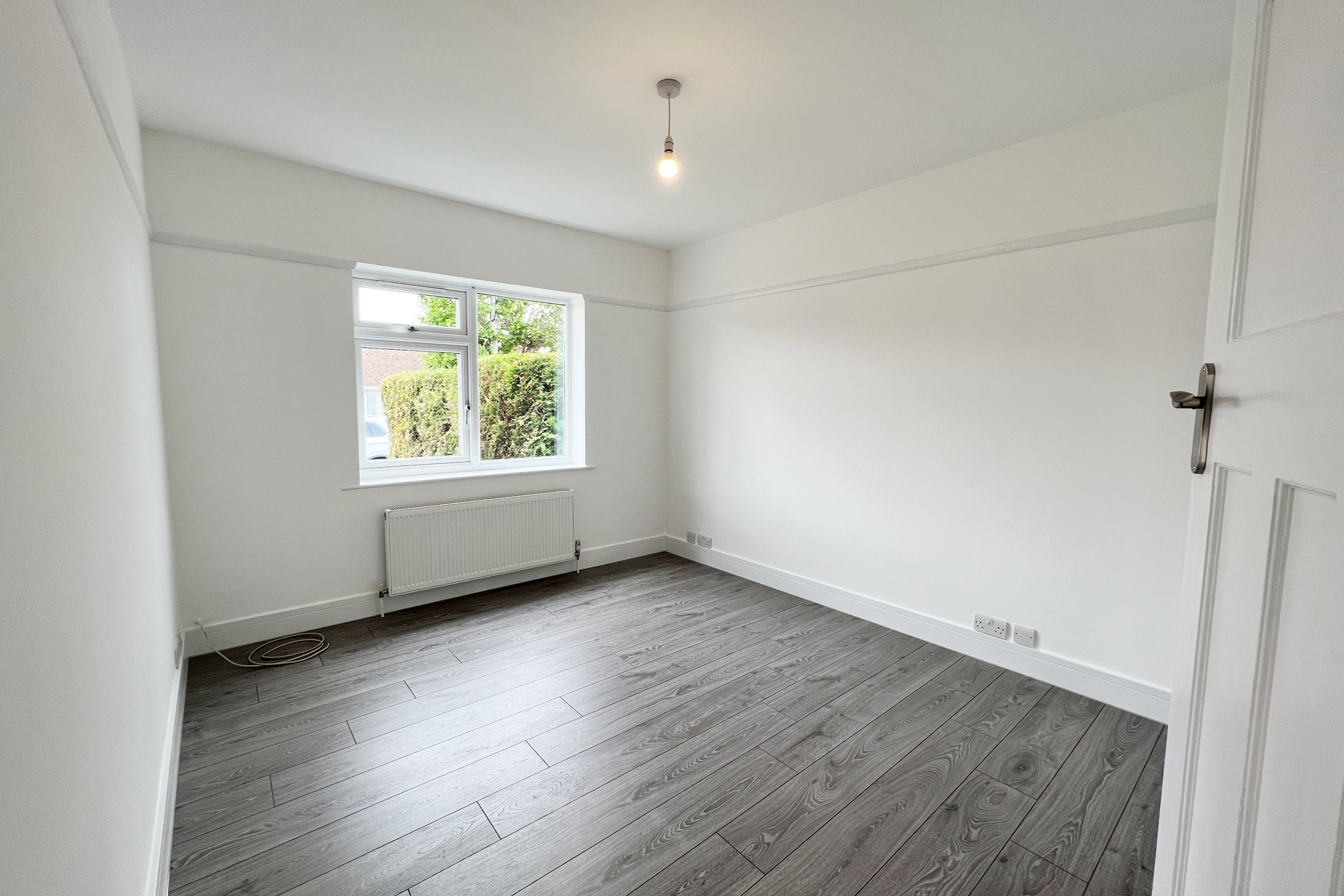 2 bed semi-detached bungalow to rent in Danbury Road, Rayleigh  - Property Image 7