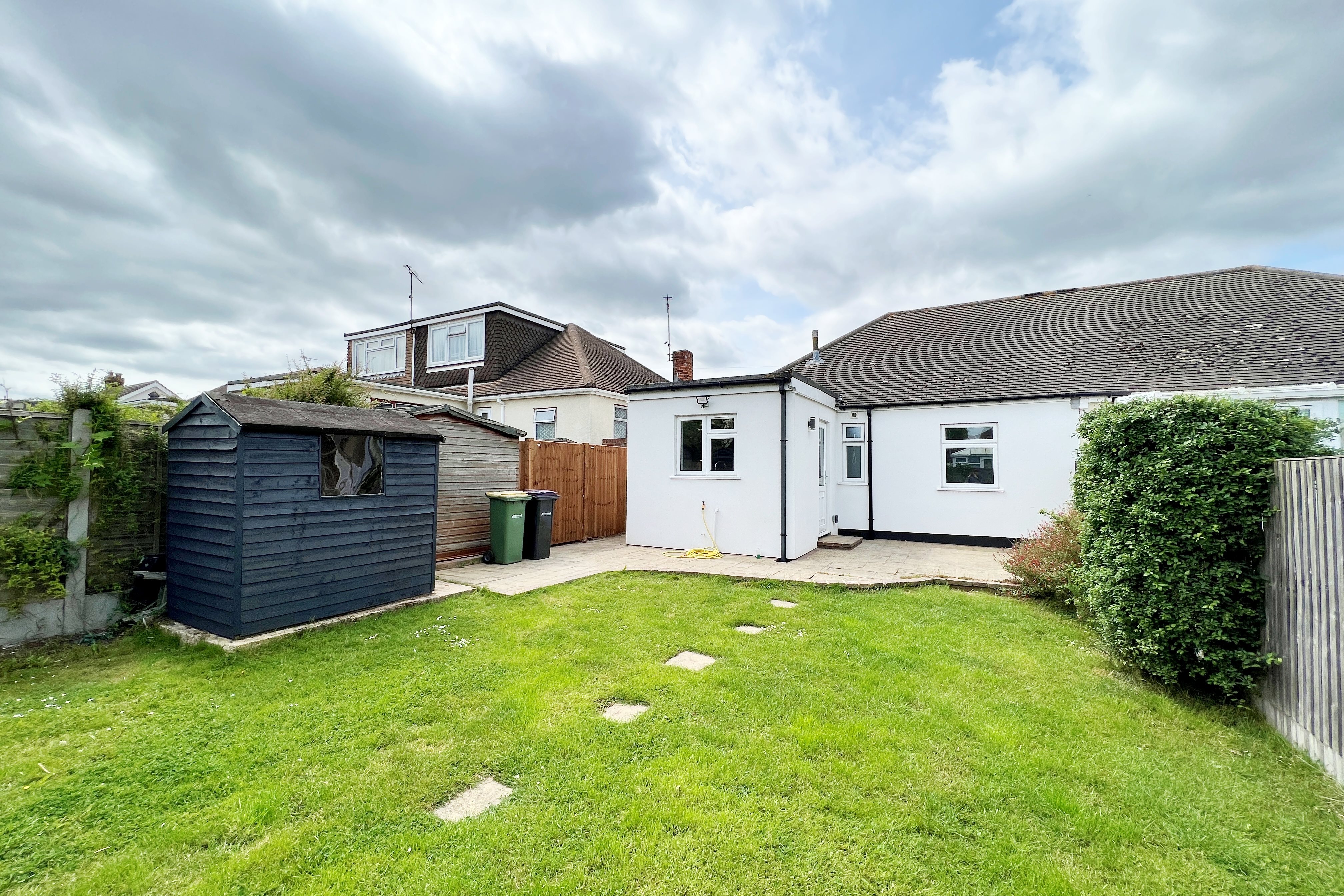 2 bed semi-detached bungalow to rent in Danbury Road, Rayleigh  - Property Image 10