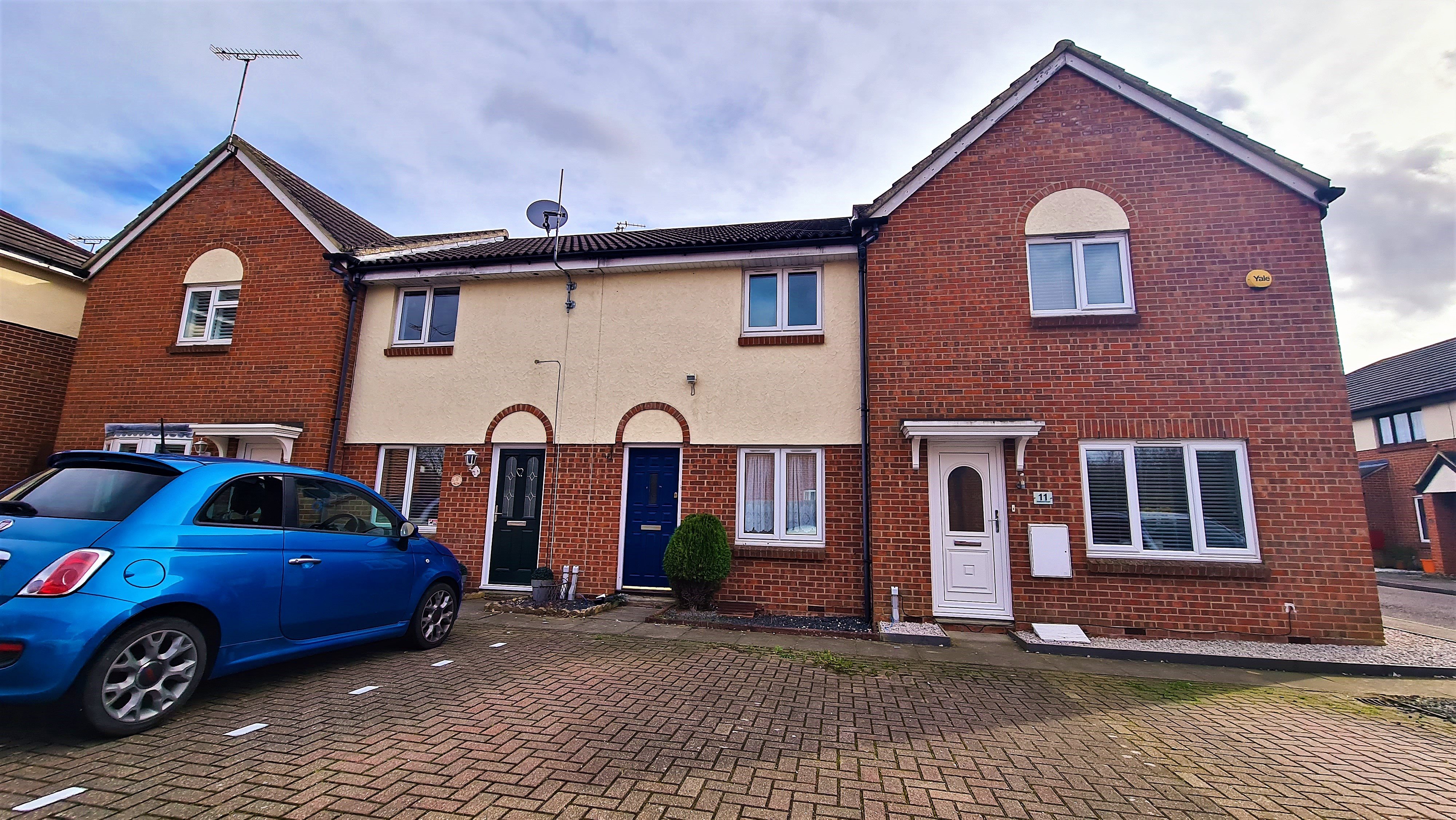 2 bed terraced house to rent in Maitland Road, Wickford  - Property Image 1