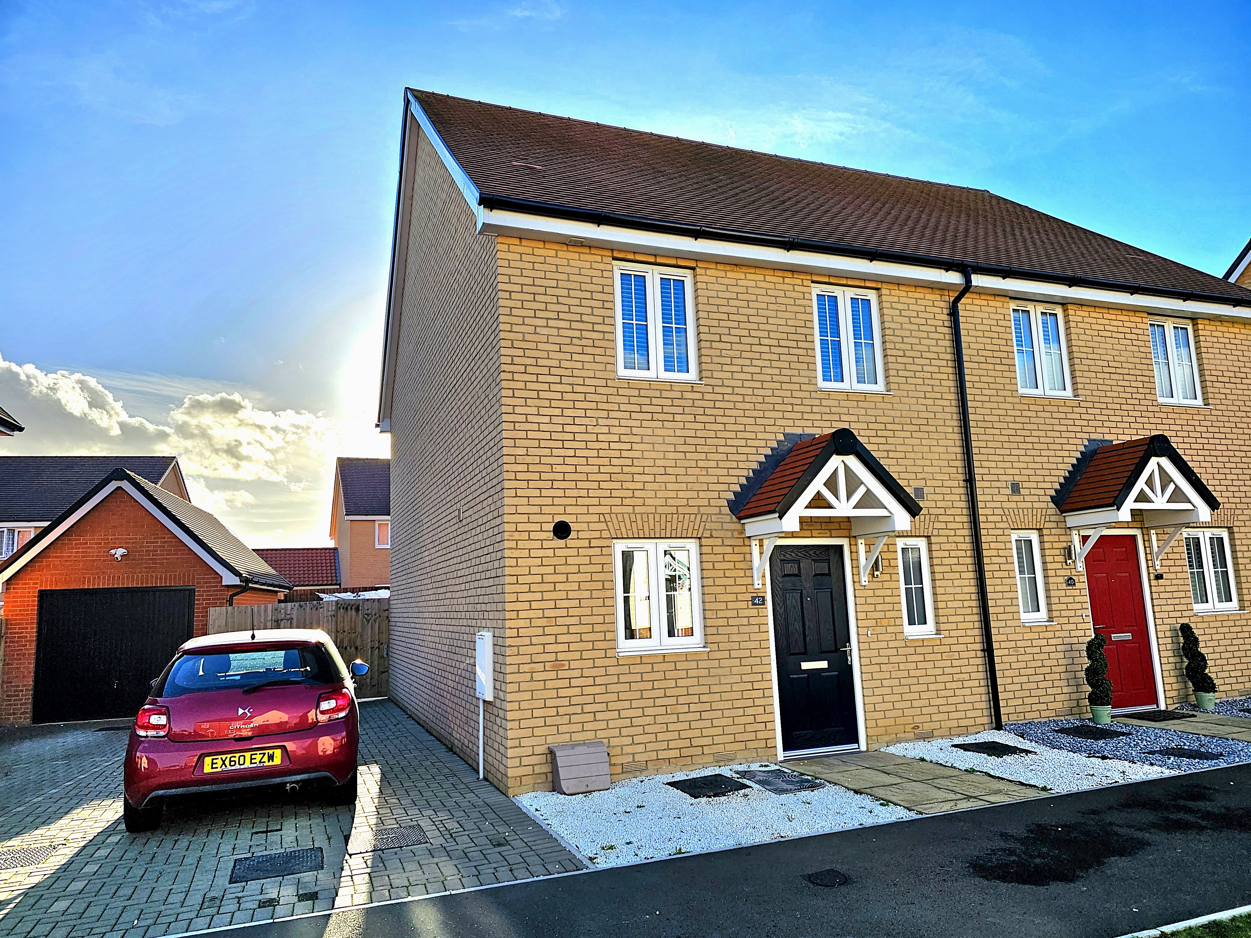 2 bed semi-detached house to rent in Athelstan Crescent, Rochford - Property Image 1