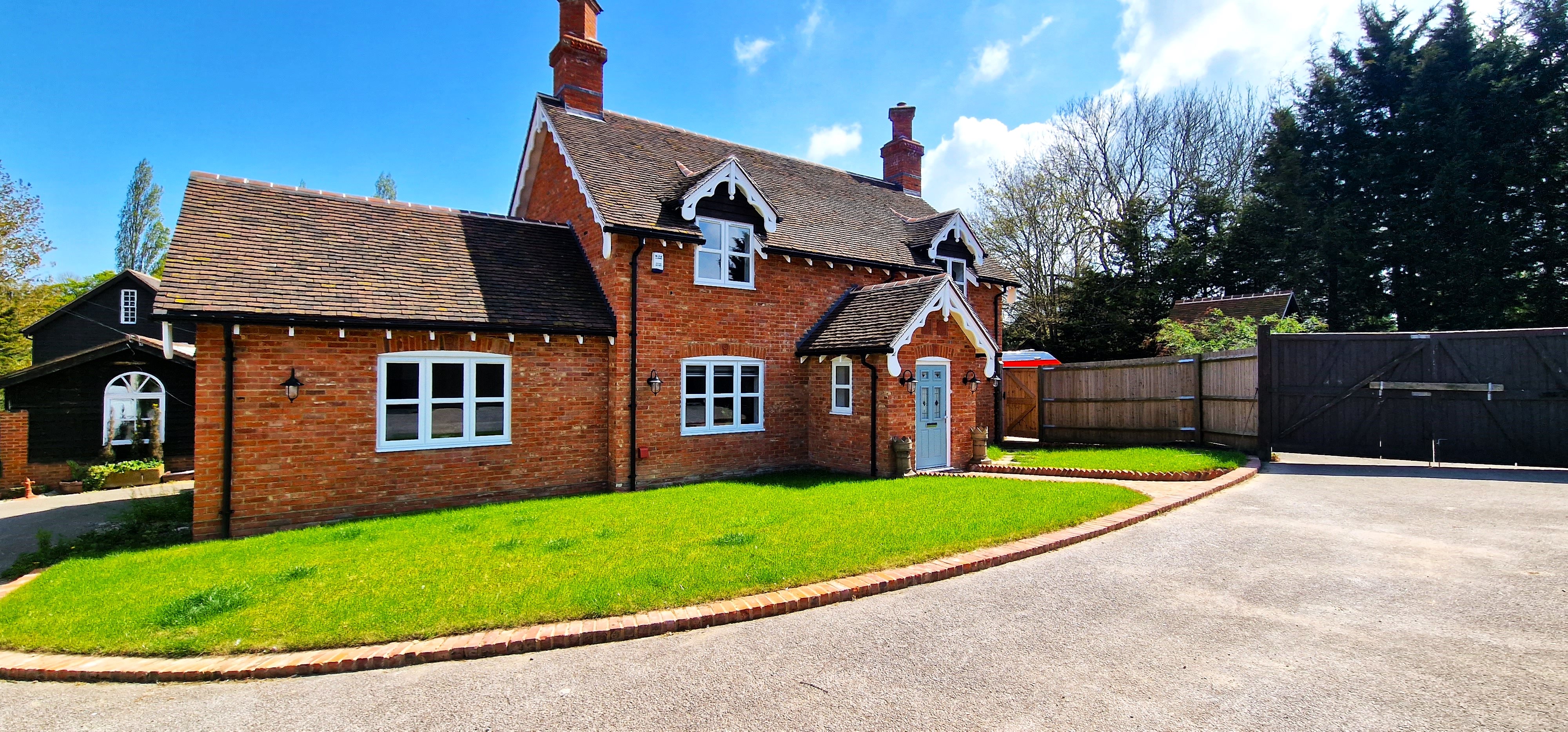 4 bed detached house to rent in Rettendon Old Hall, Rettendon Common  - Property Image 1