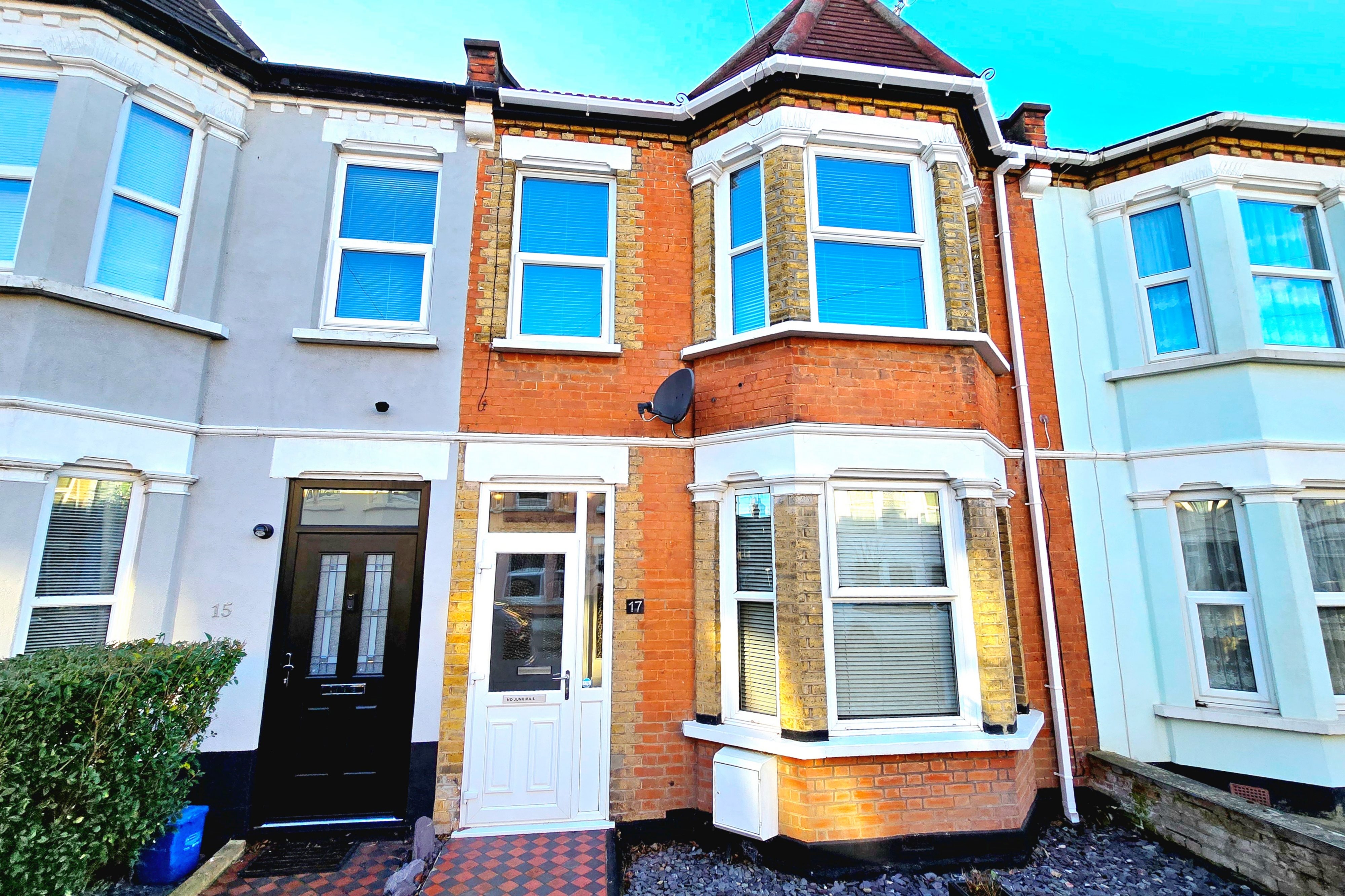 3 bed terraced house to rent in Beaufort Street, Southend-on-Sea - Property Image 1