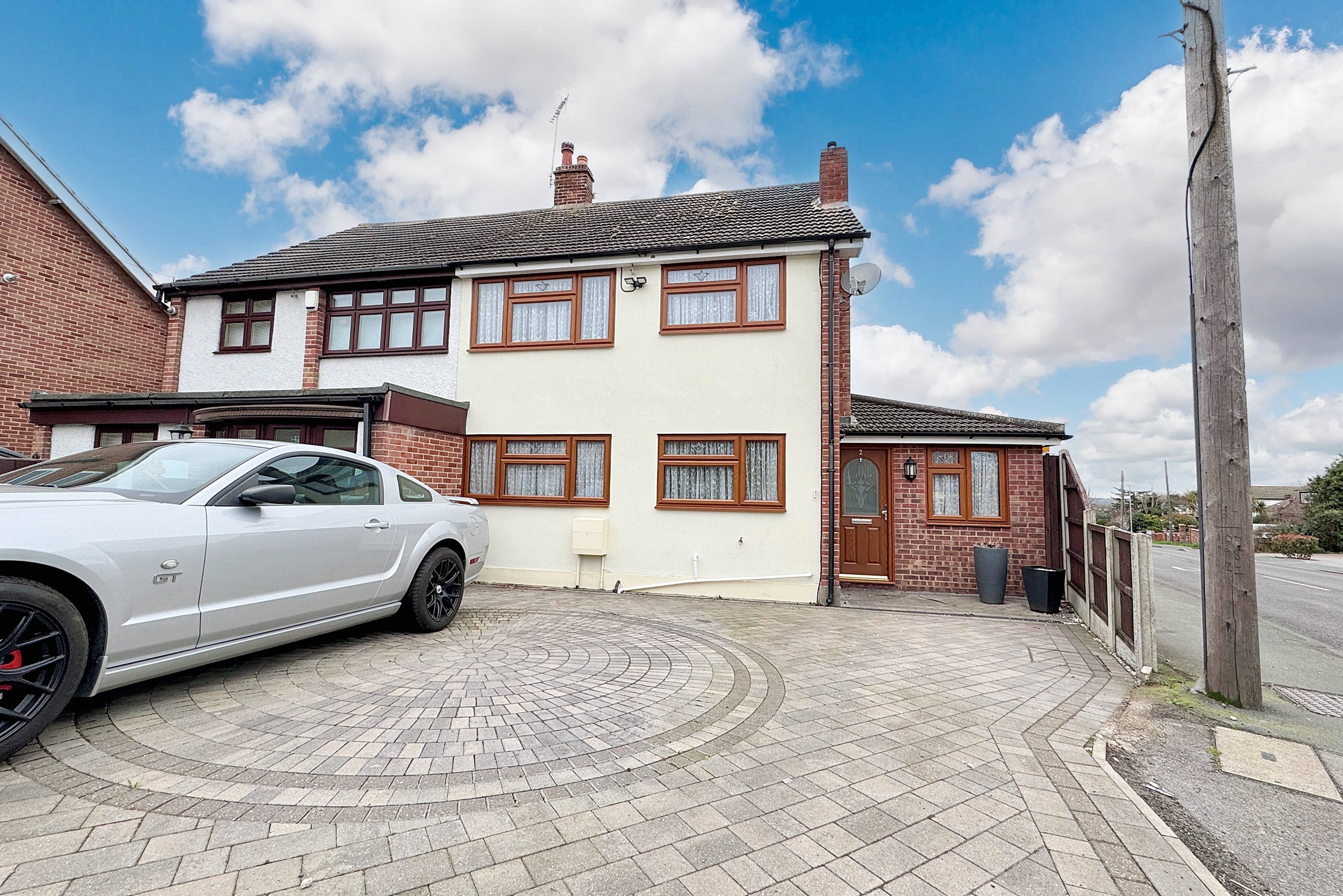 4 bed semi-detached house to rent in Hambro Avenue, Rayleigh  - Property Image 1