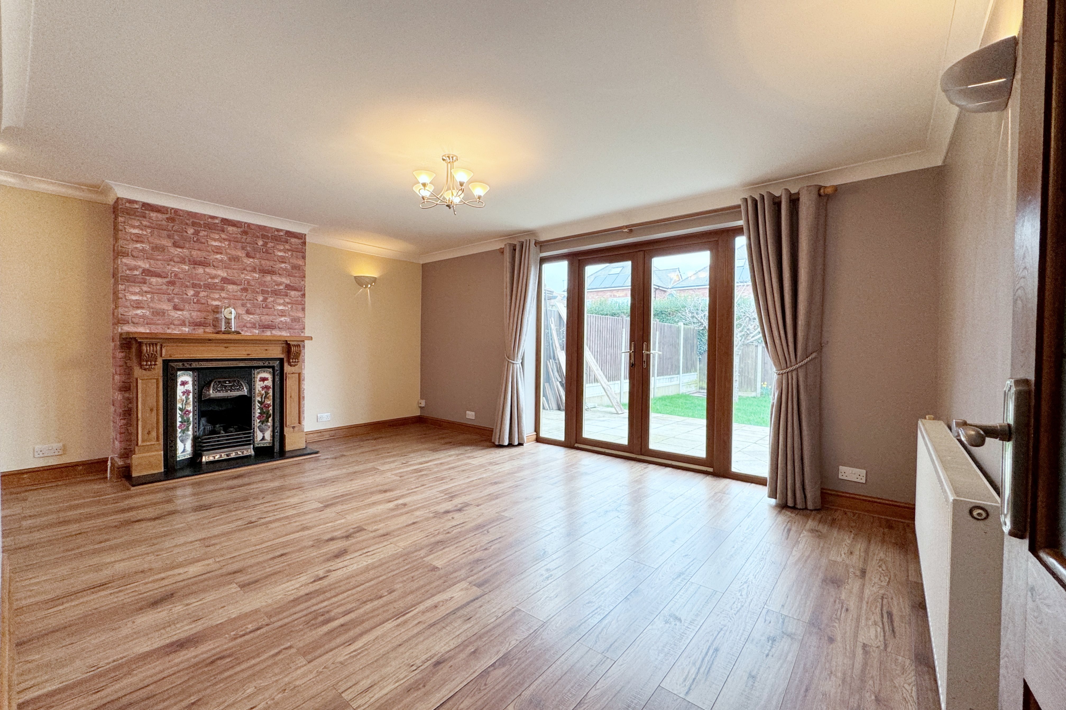 4 bed semi-detached house to rent in Hambro Avenue, Rayleigh  - Property Image 2