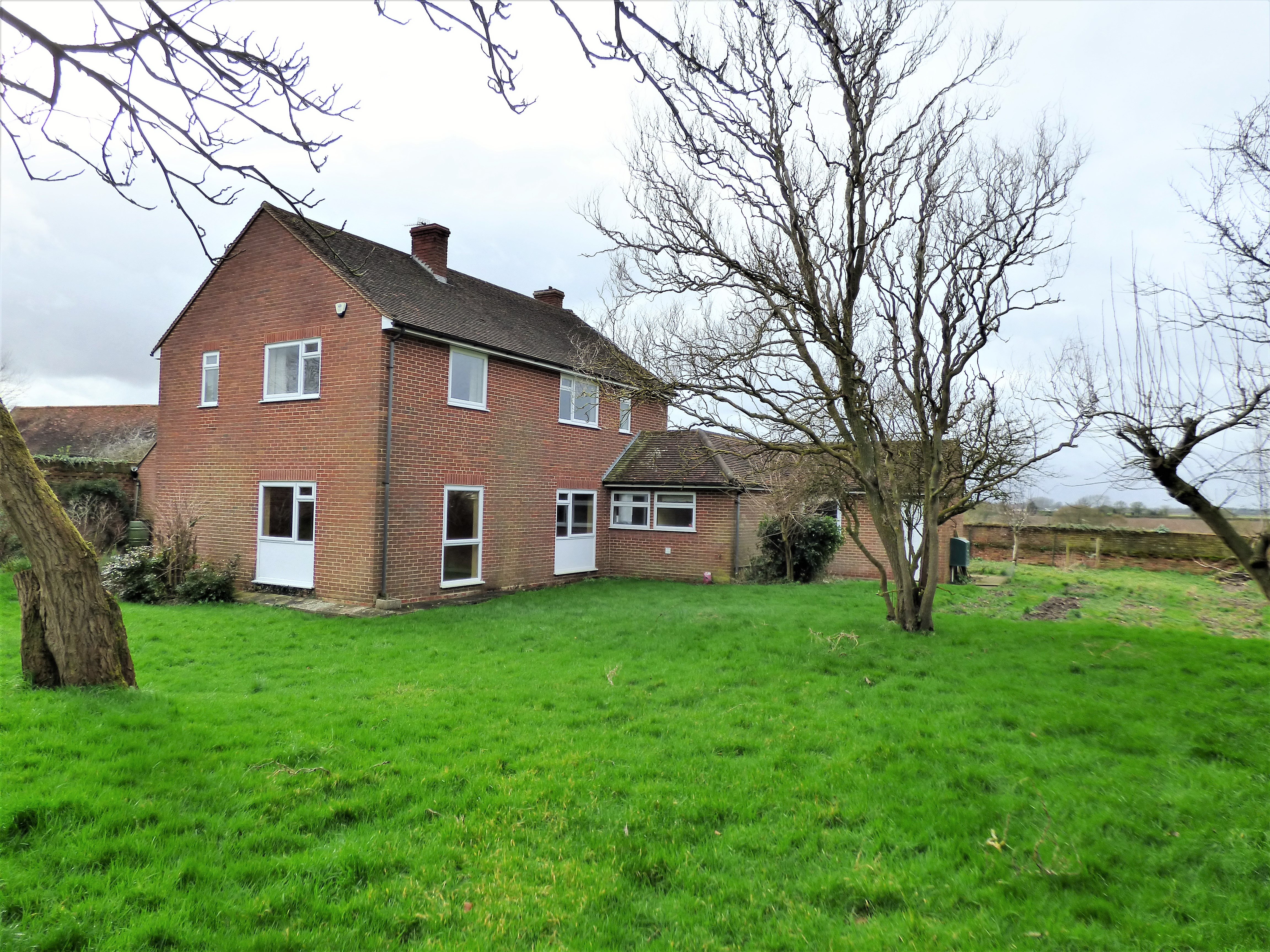 5 bed detached house to rent in Feathers Hill, Hatfield Broad Oak  - Property Image 16